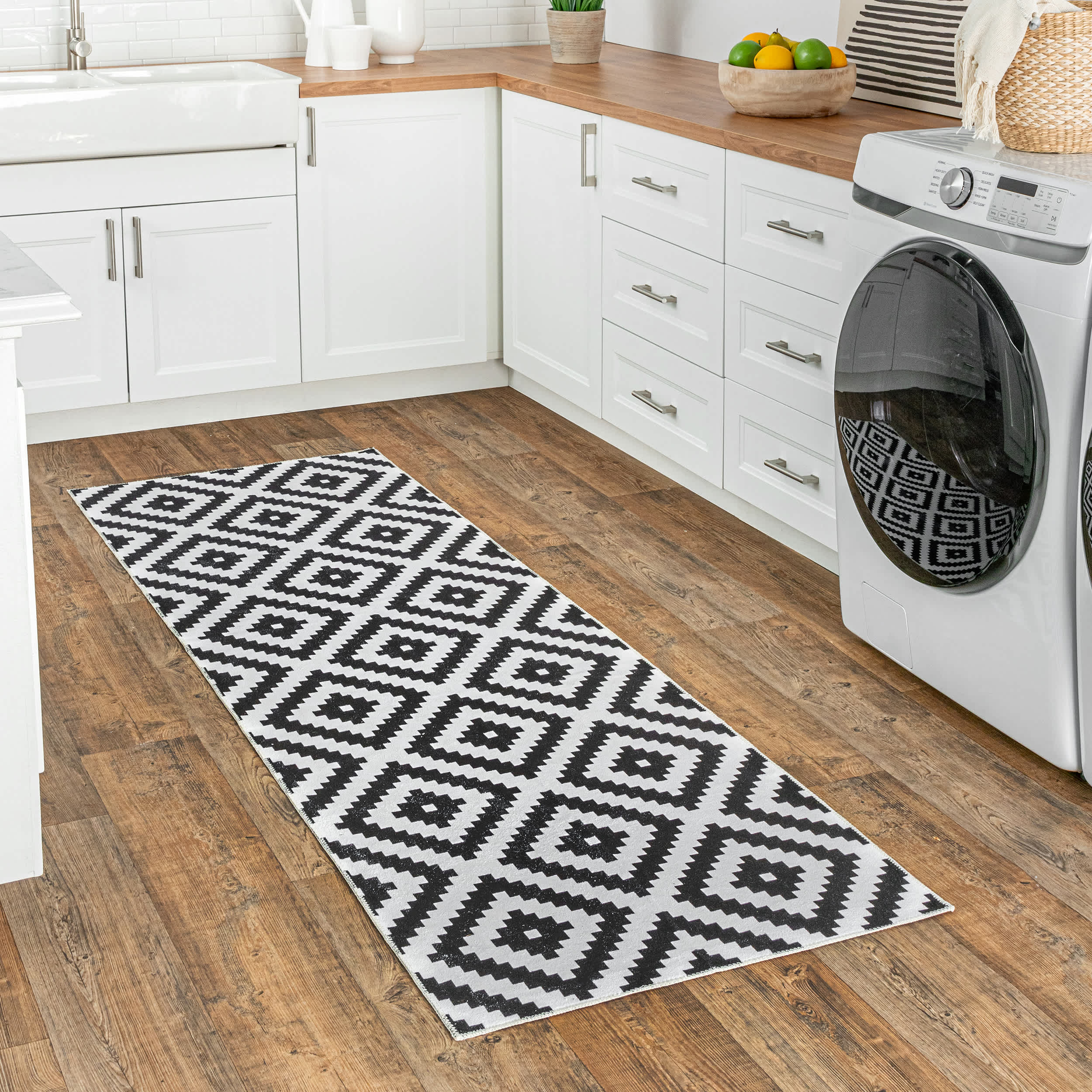 Kellee Machine Washable Modern Diamonds Area Rug - Image 10