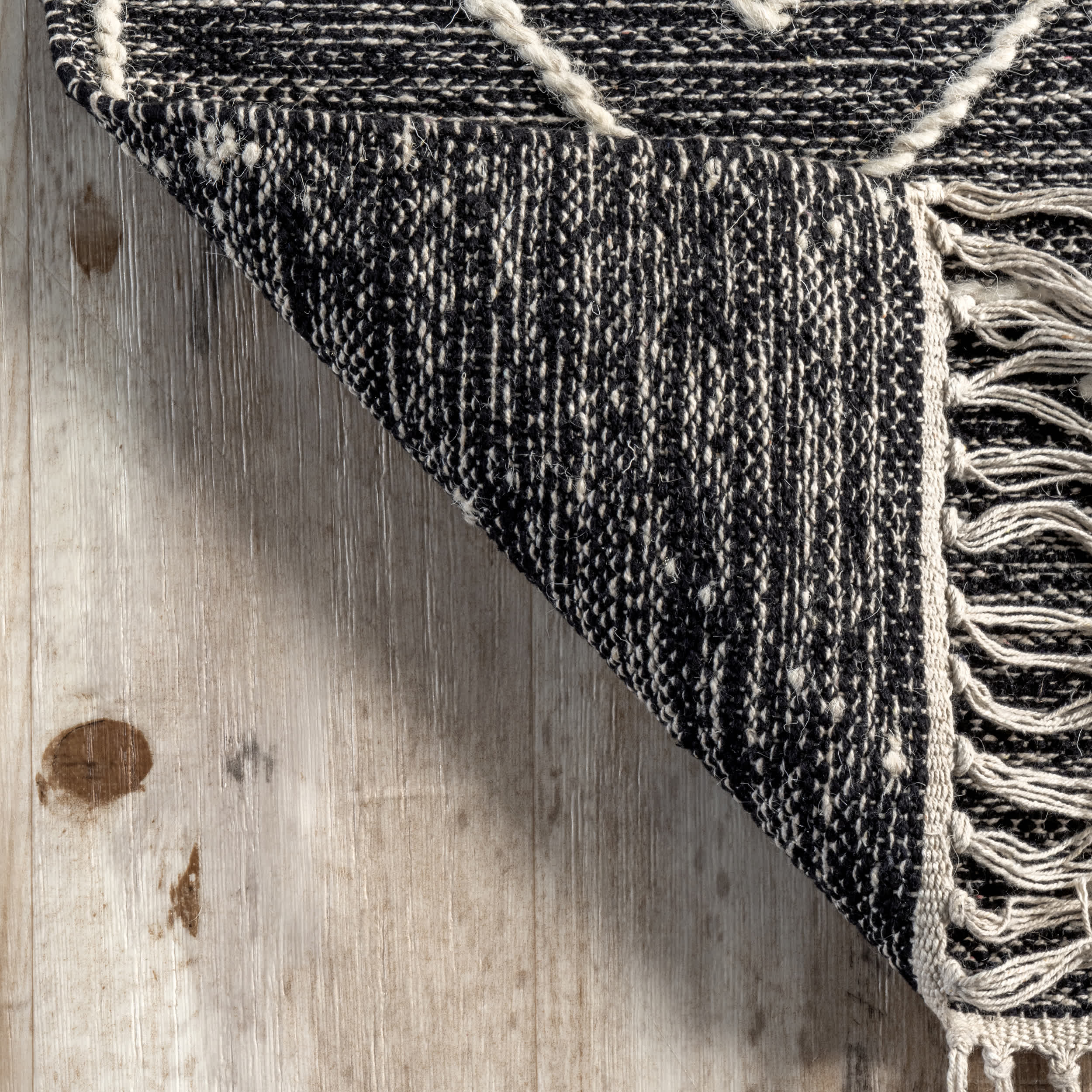 Cassie Cotton Flatweave Tribal Tassel Area Rug - Image 7