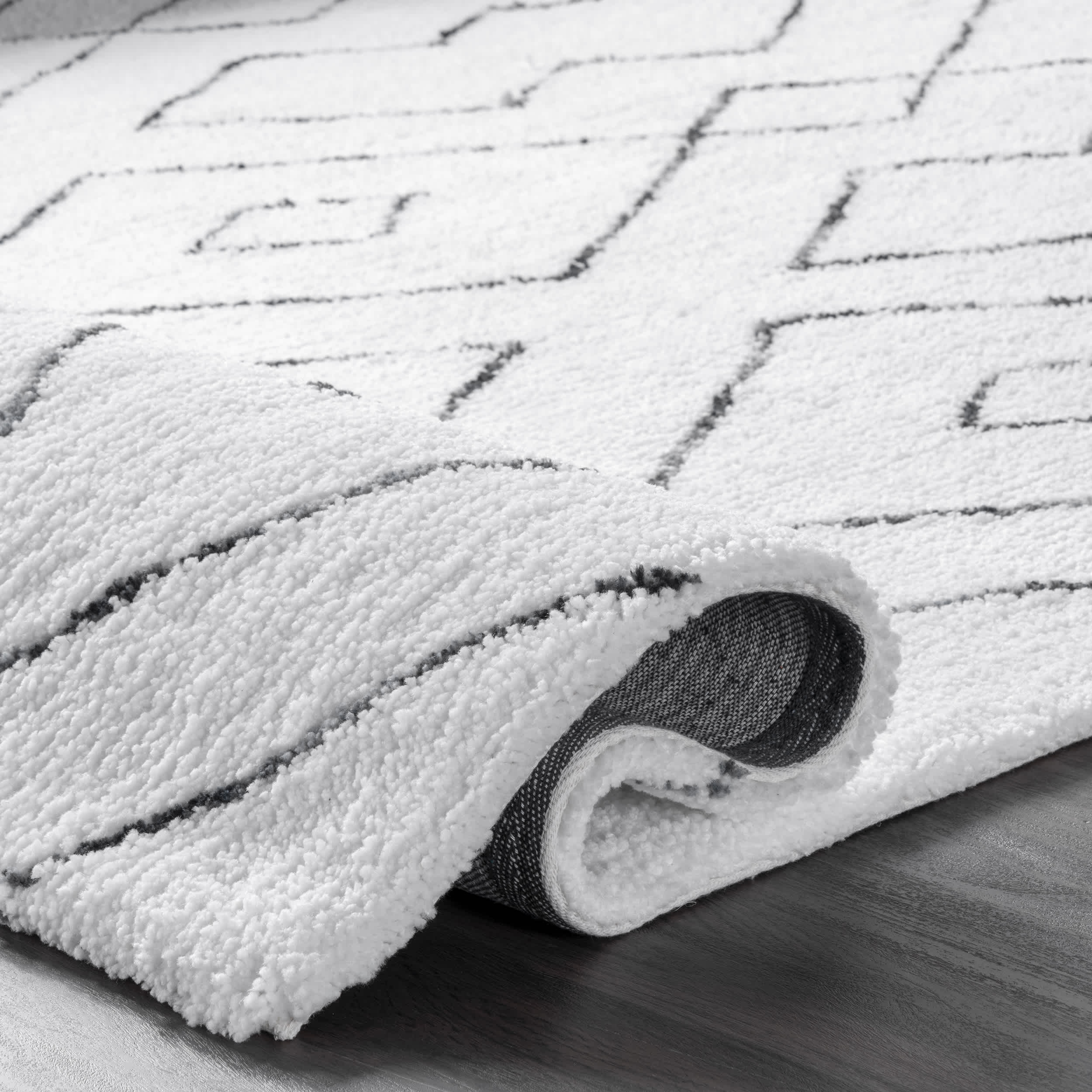Hand Tufted Beaulah Shaggy Area Rug - Image 4