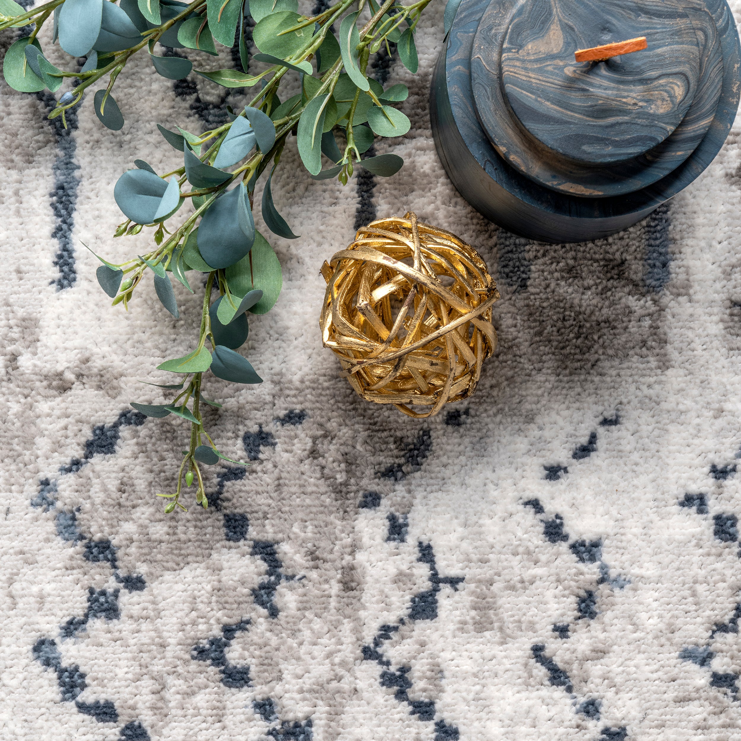 Isla Modern Motif Area Rug - Image 6