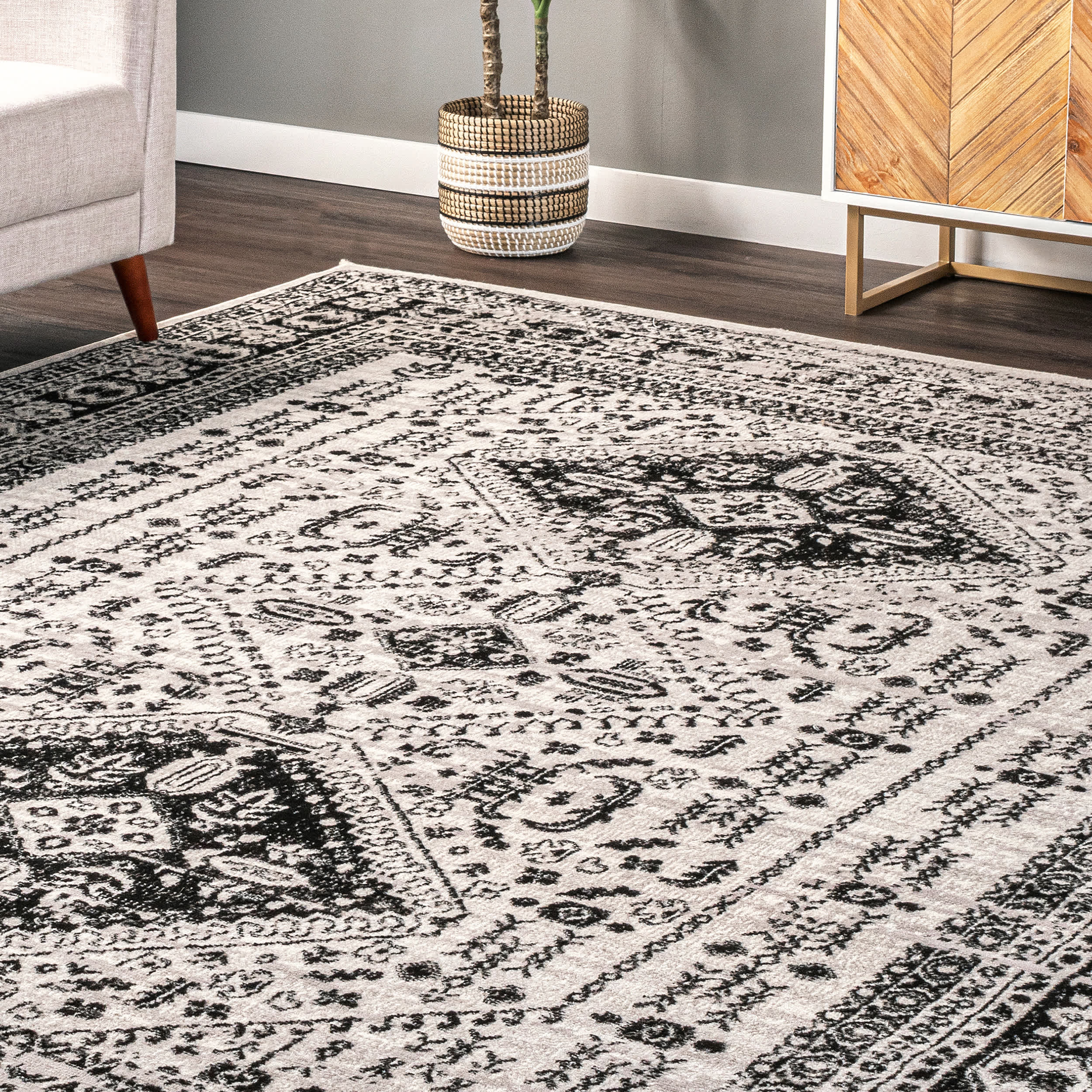 Emily Traditional Medallion Area Rug - Image 9