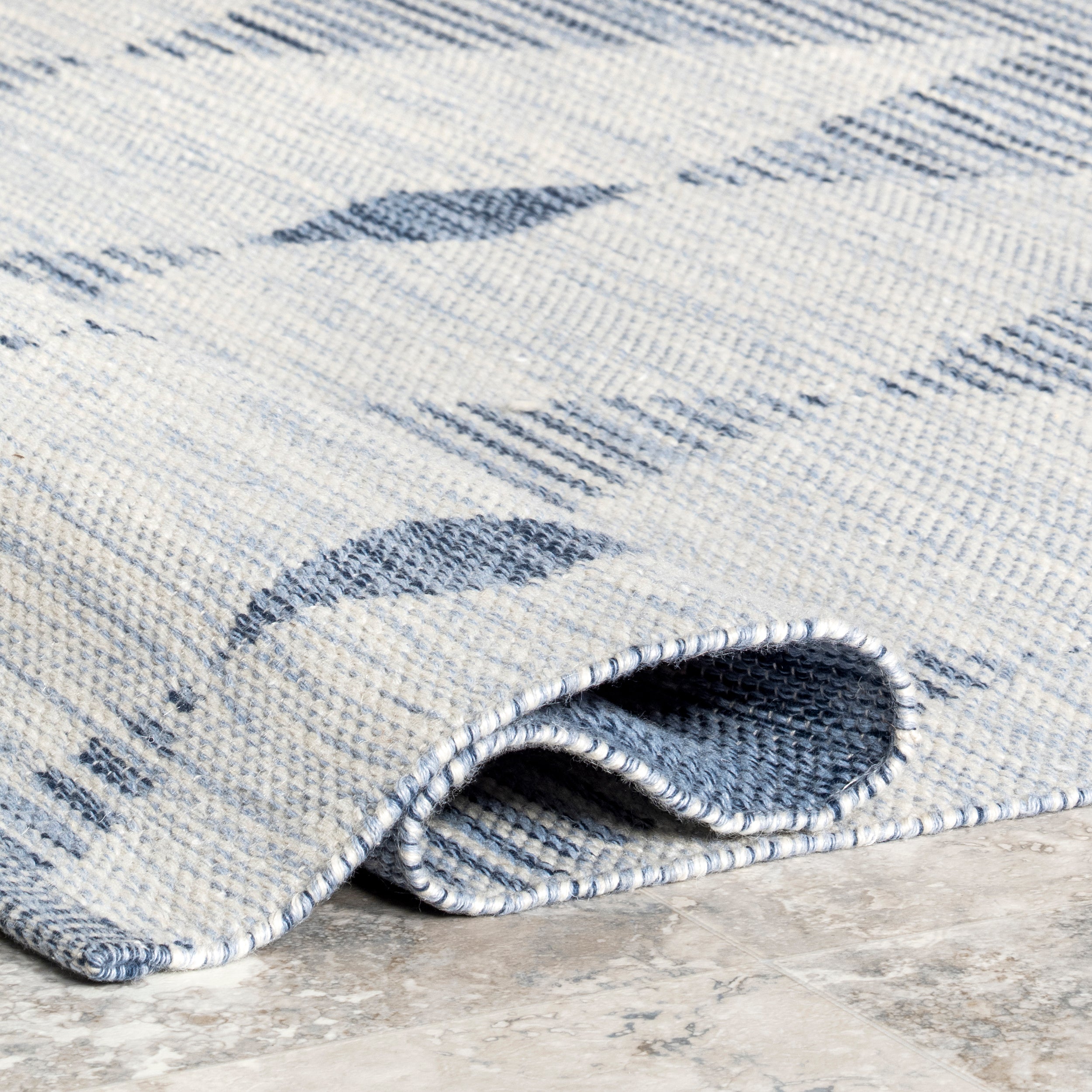 Catja Geometric Indoor/Outdoor Area Rug - Image 4