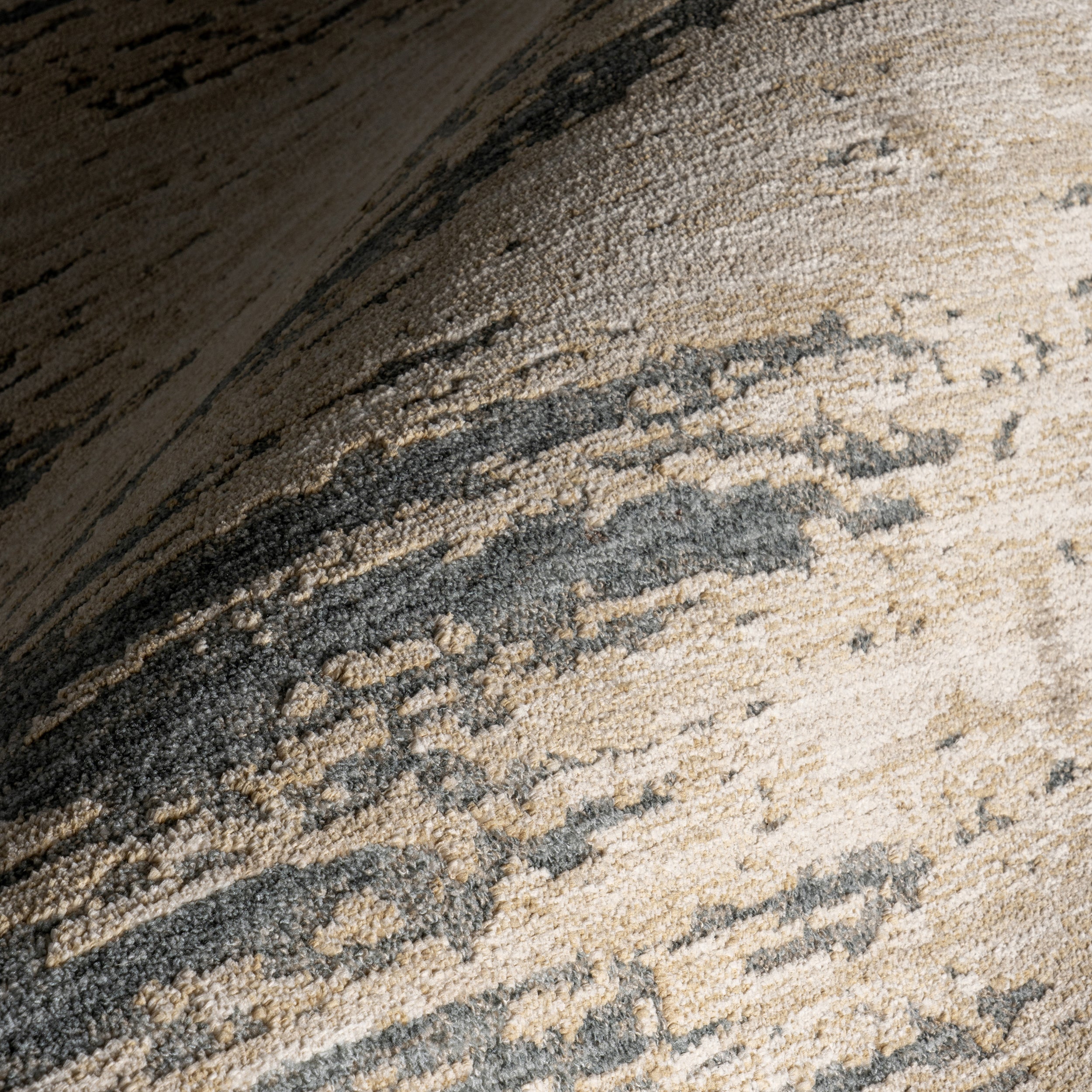 Fiadh Abstract Fringe Area Rug - Image 5
