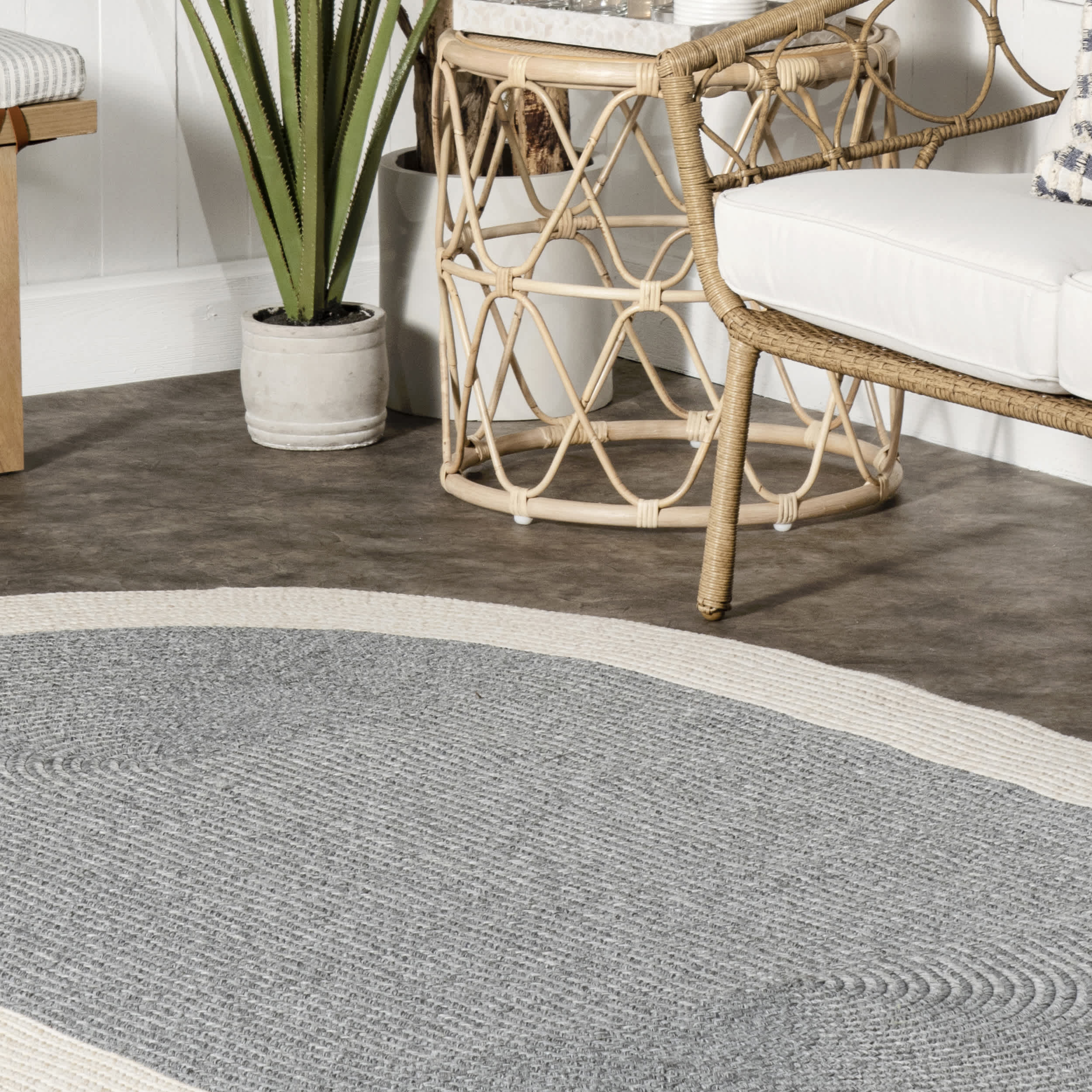 Indoor/Outdoor Braided Solid Border Delaine Area Rug - Image 9