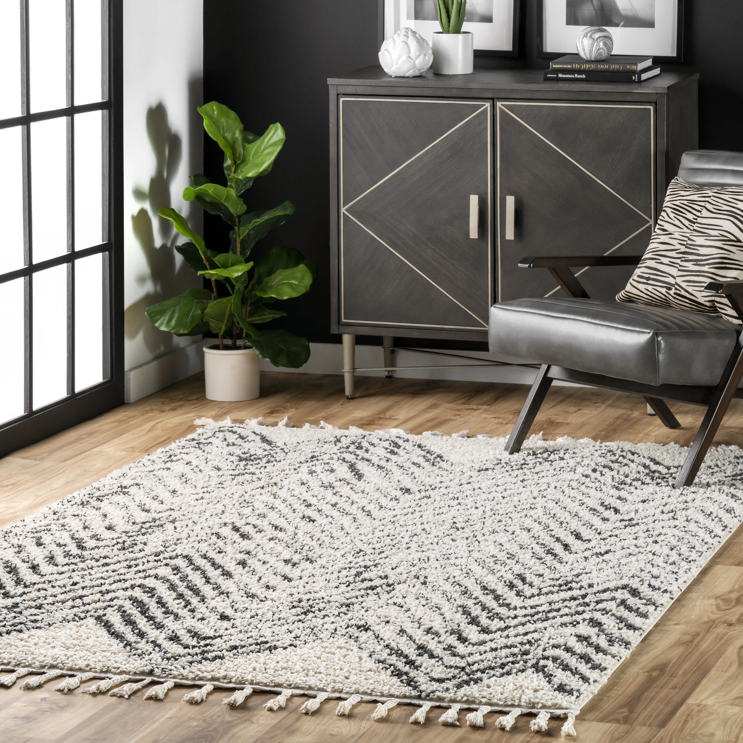 Amanda Moroccan Chevron Tassel Area Rug - Image 2