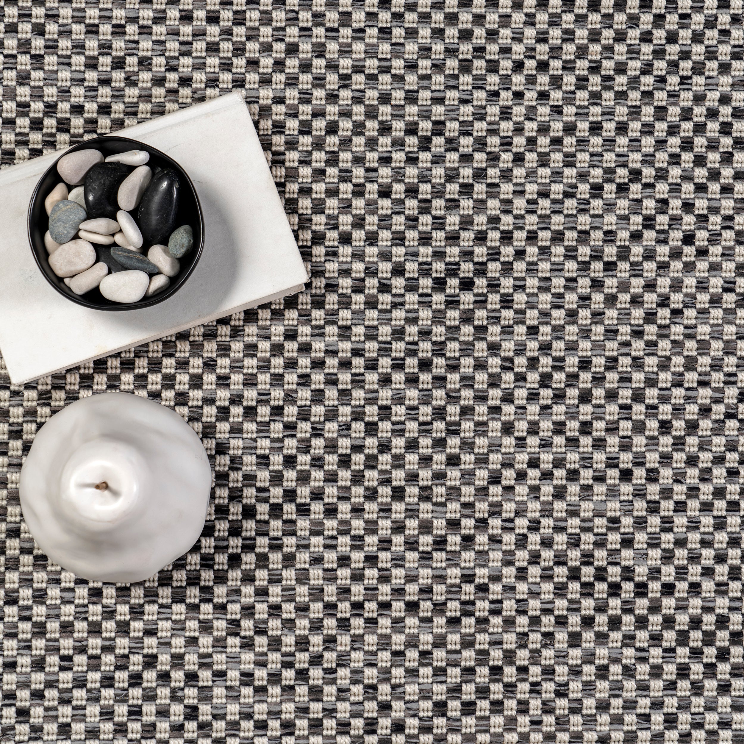 Linnea Contemporary Indoor/Outdoor Area Rug - Image 6
