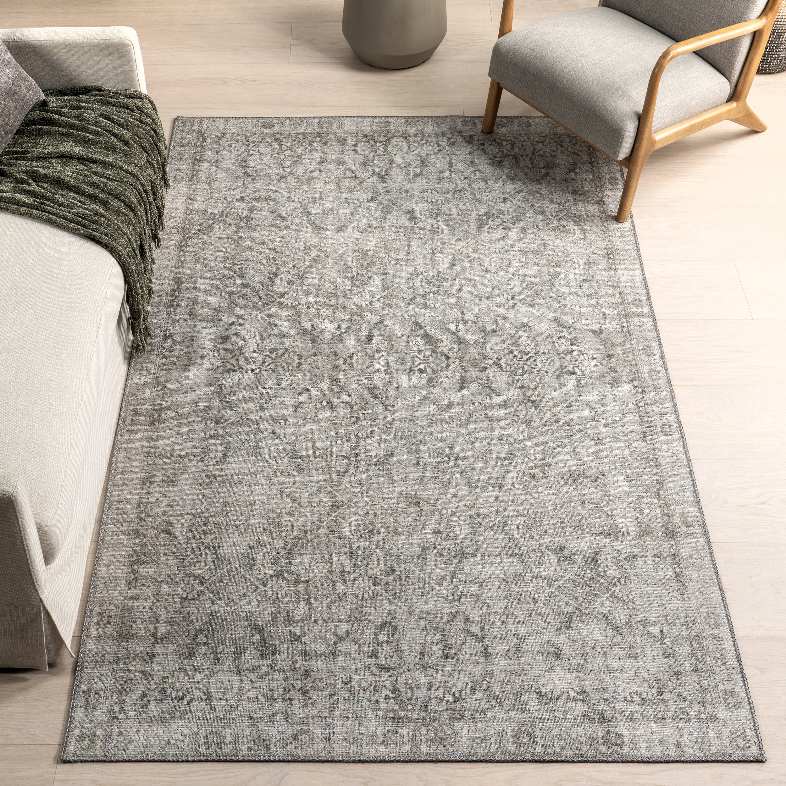 Hillstone Collection Calianna Traditional Vintage Medallion Area Rug - Image 12