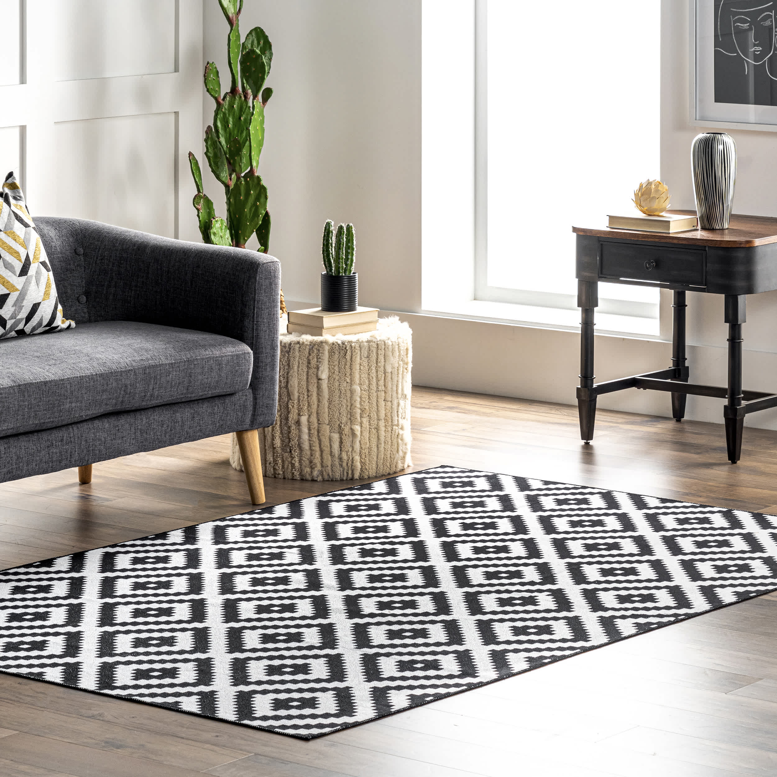 Kellee Machine Washable Modern Diamonds Area Rug - Image 2