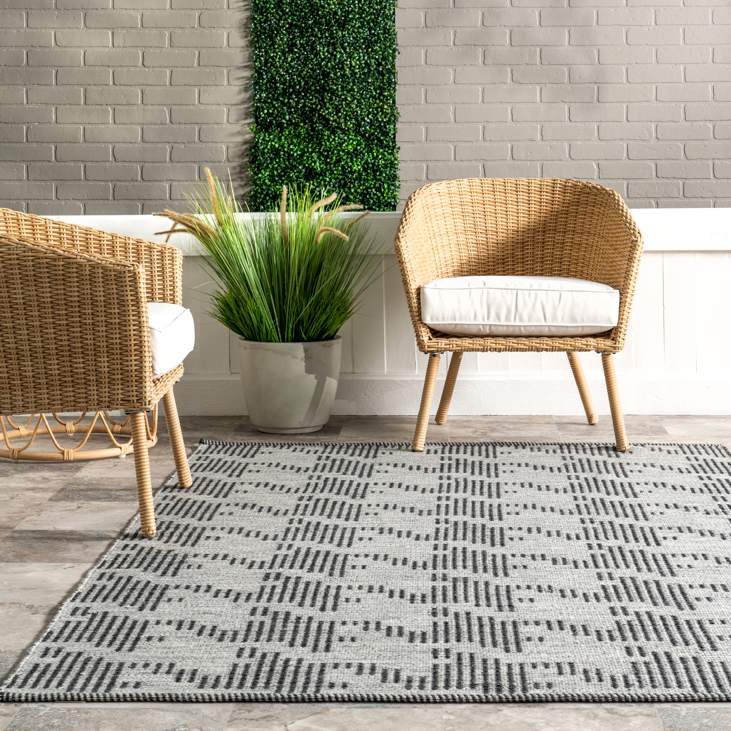Resi Geometric Striped Indoor/Outdoor Area Rug - Image 8