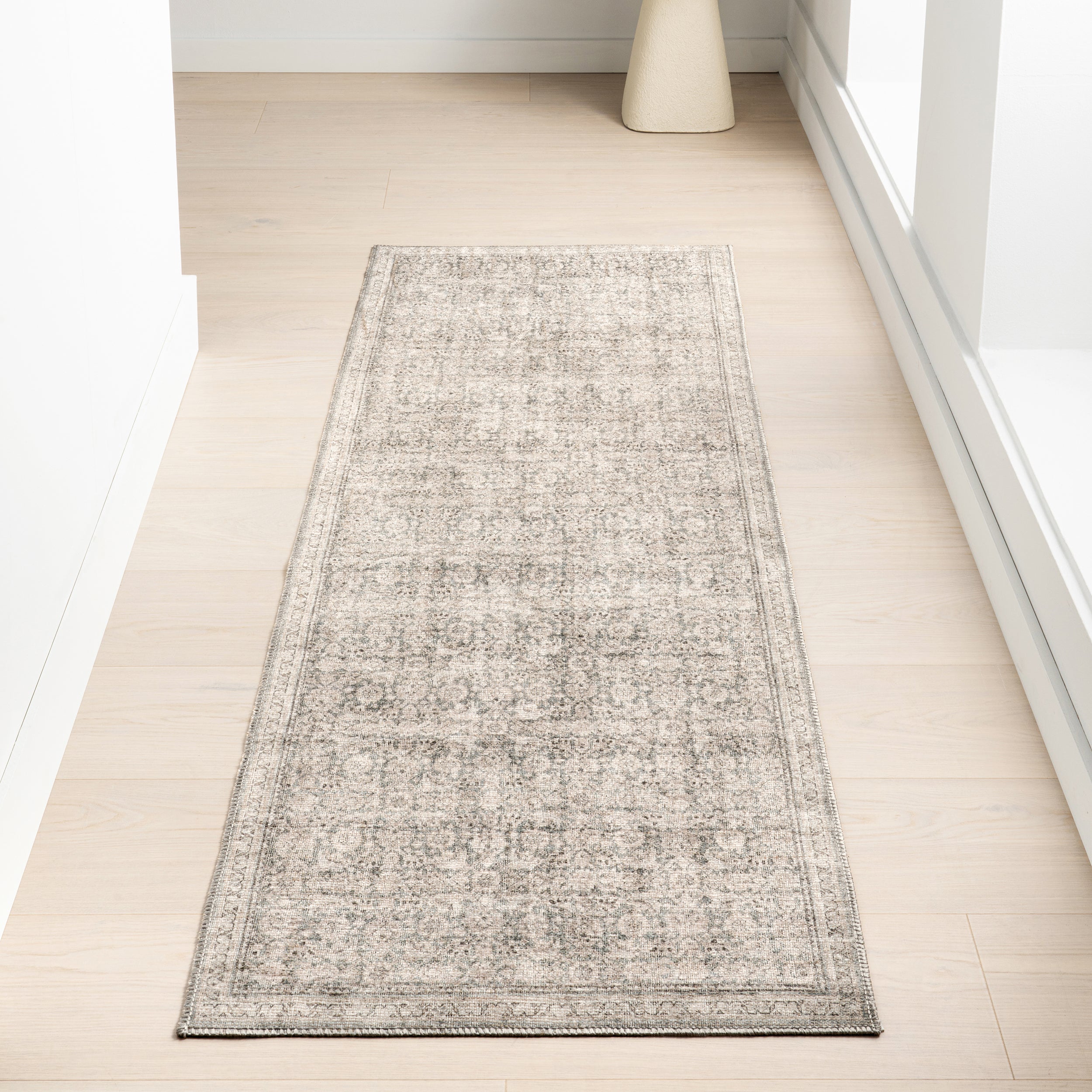 Hillstone Collection Cally Traditional Vintage Medallion Area Rug - Image 10