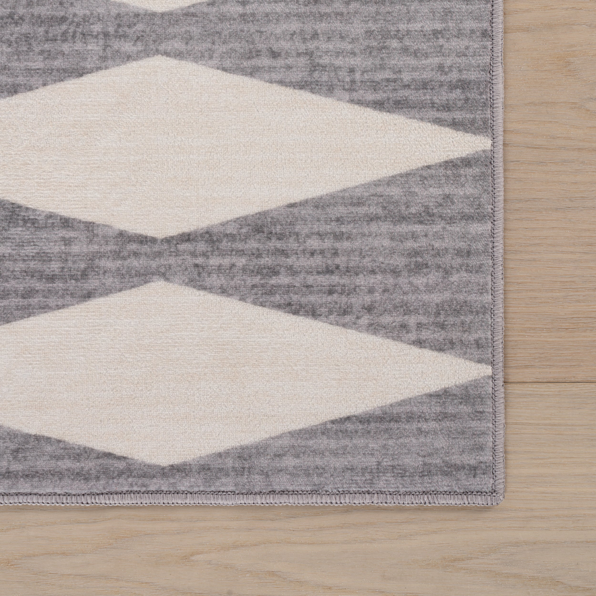 Nuloom Farenna Diamond Washable Rug - Image 6