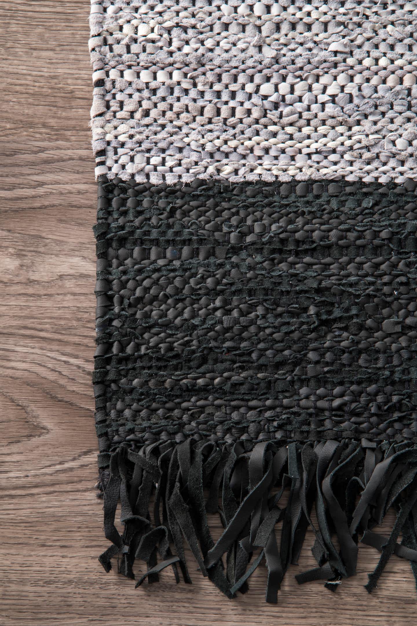 Handmade Otha Tassel Rug - Image 3