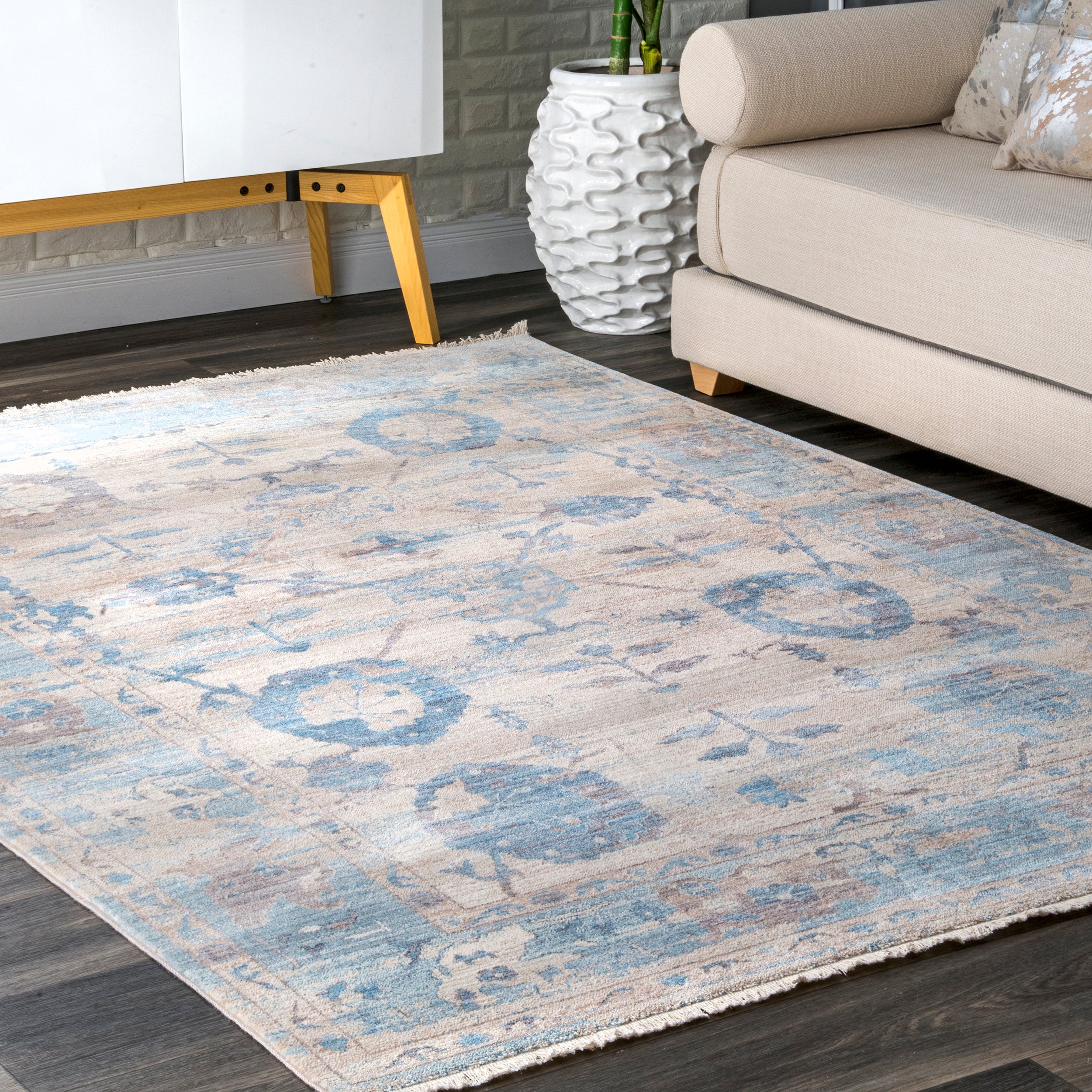 Vintage Brandi Floral Fringe Area Rug - Image 2
