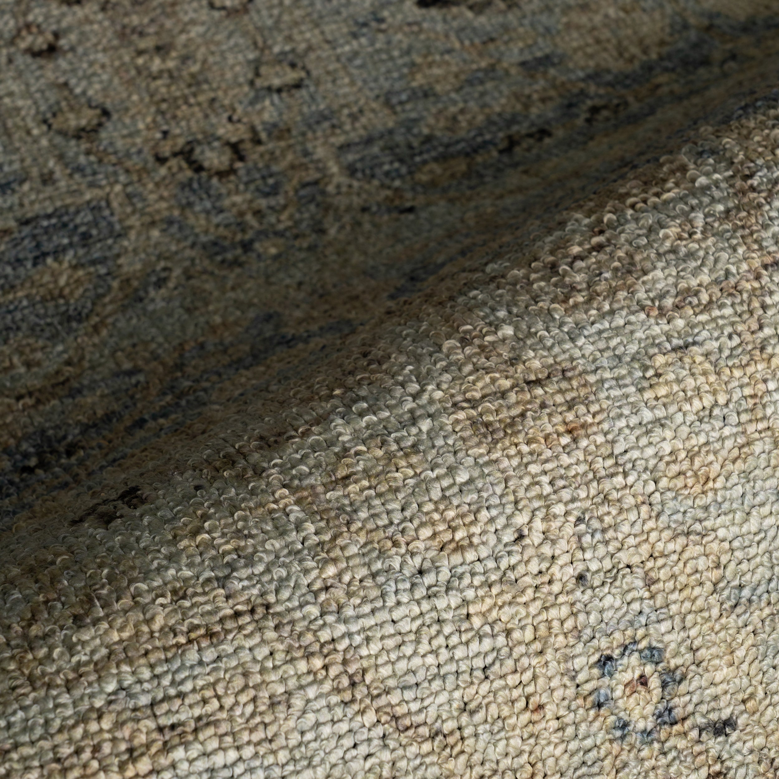 Nuloom Thalindra Traditional Bordered Washable Area Rug - Image 5