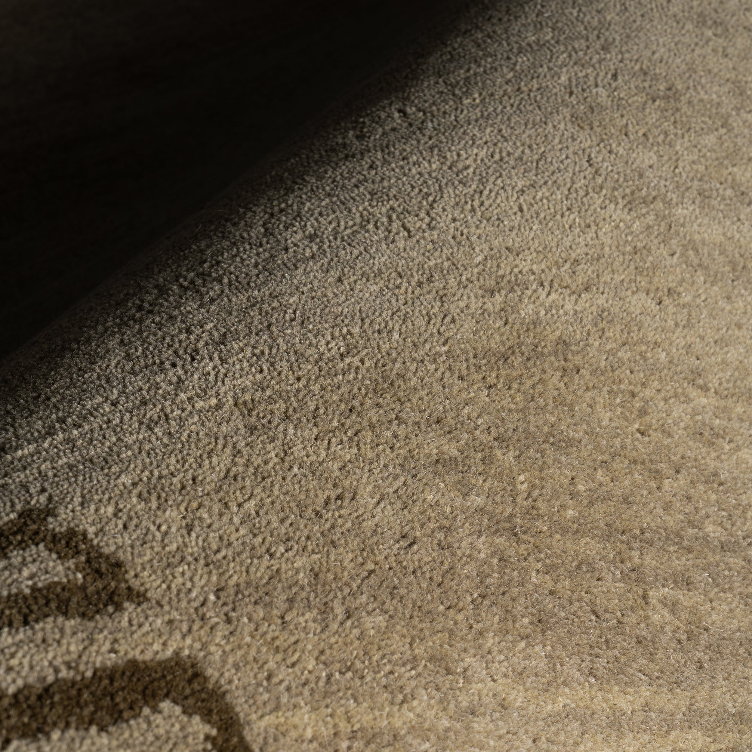 Nuloom Renata Fleuron Bordered Wool Rug - Image 5