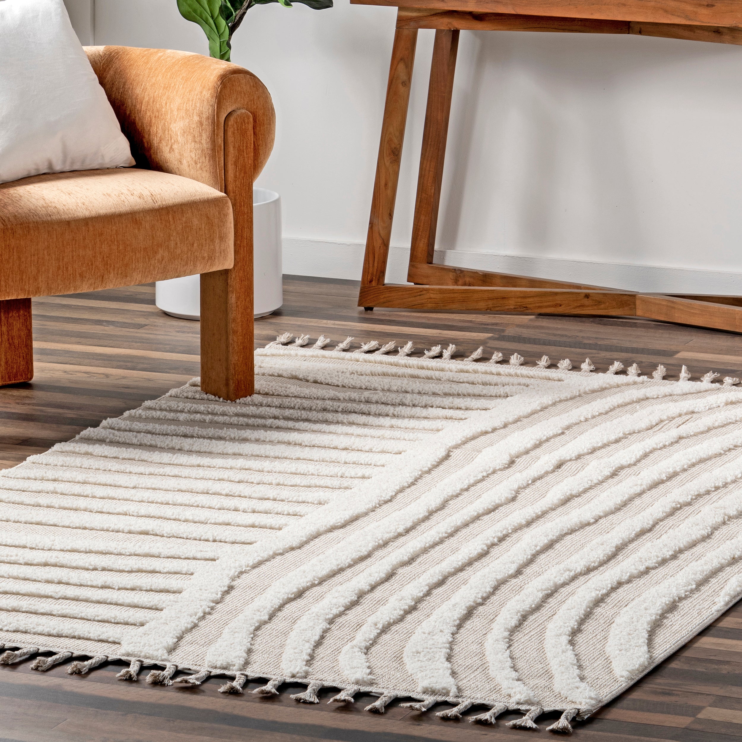 Ianthe Abstract Stripes High-Low Tasseled Area Rug - Image 9
