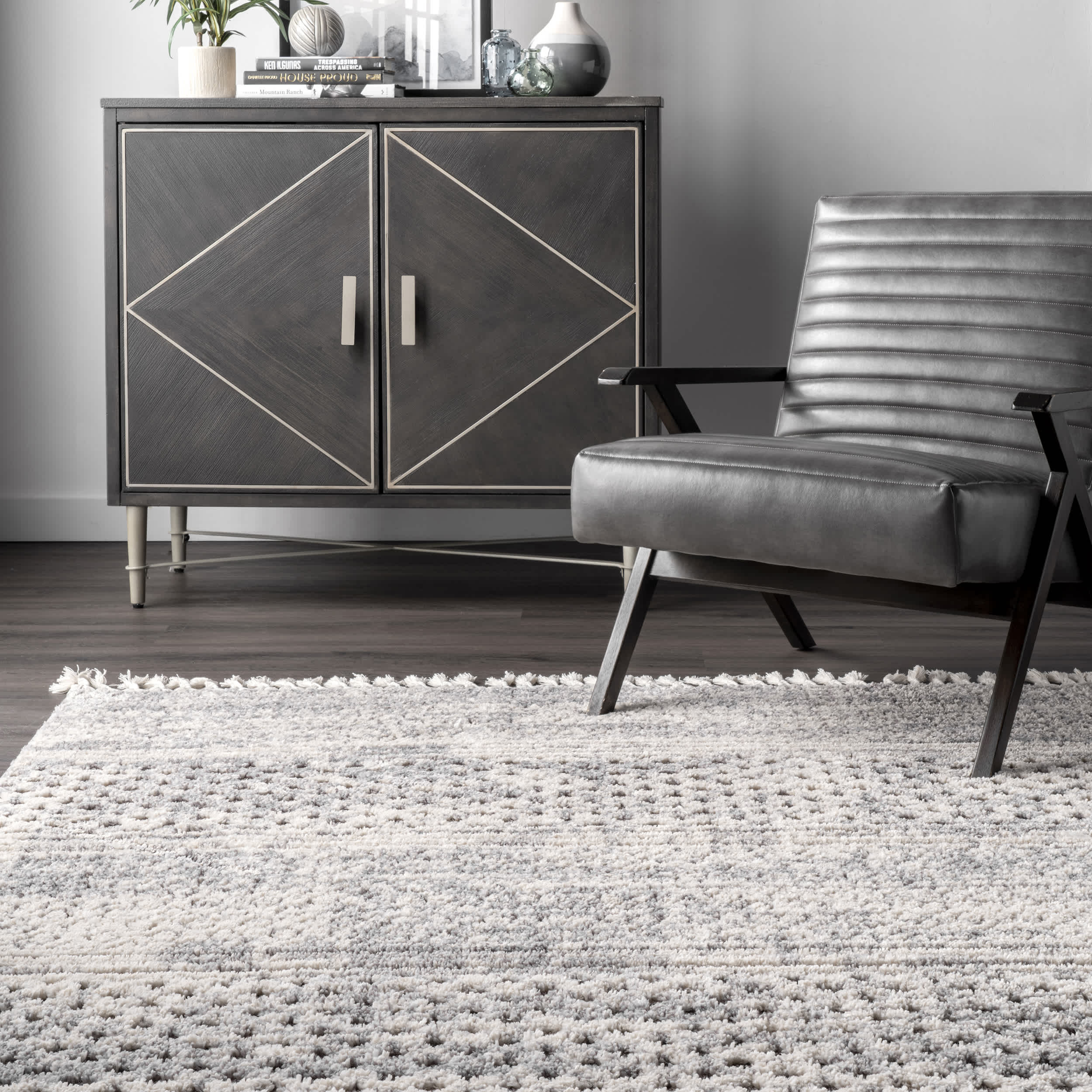 Lira Textured Geometric Tassel Area Rug - Image 8