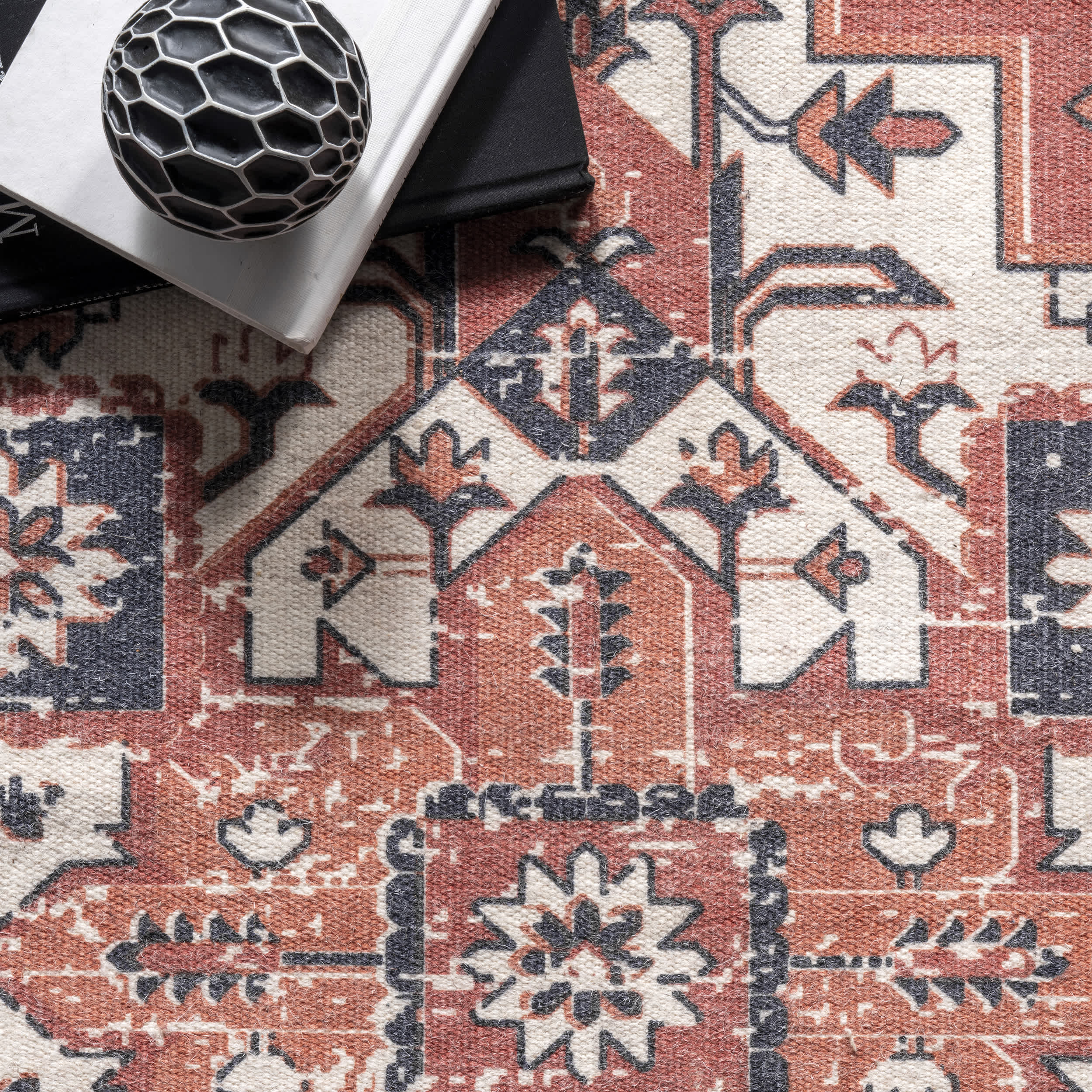 Miya Traditional Medallion Fringe Area Rug - Image 6