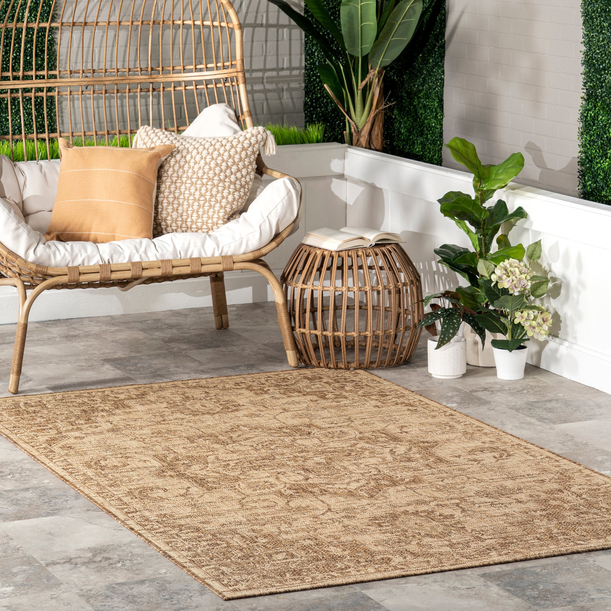 Becki Traditional Medallion Indoor/Outdoor Area Rug - Image 2