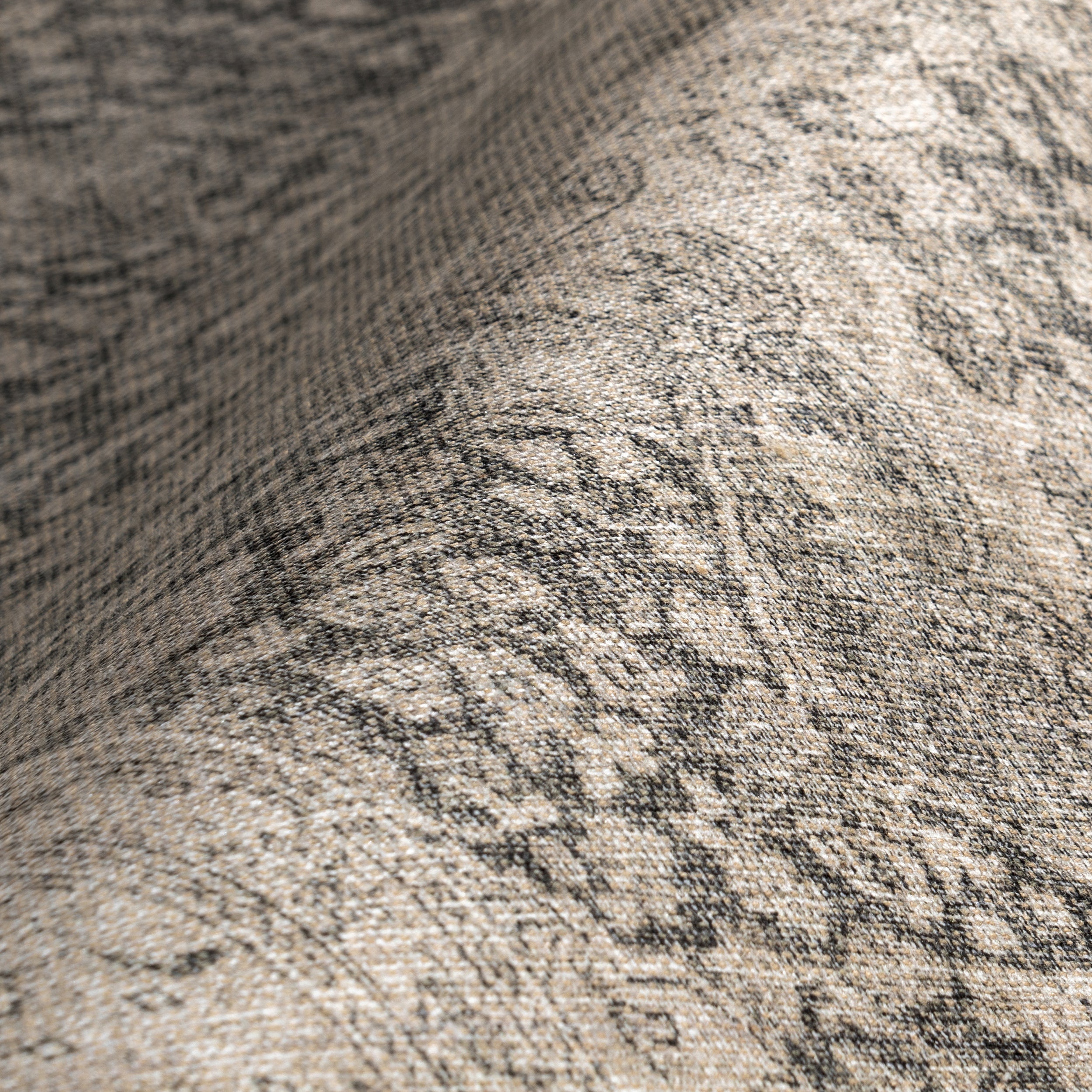 Hillstone Collection Agnetha Traditional Vintage Medallion Area Rug - Image 5