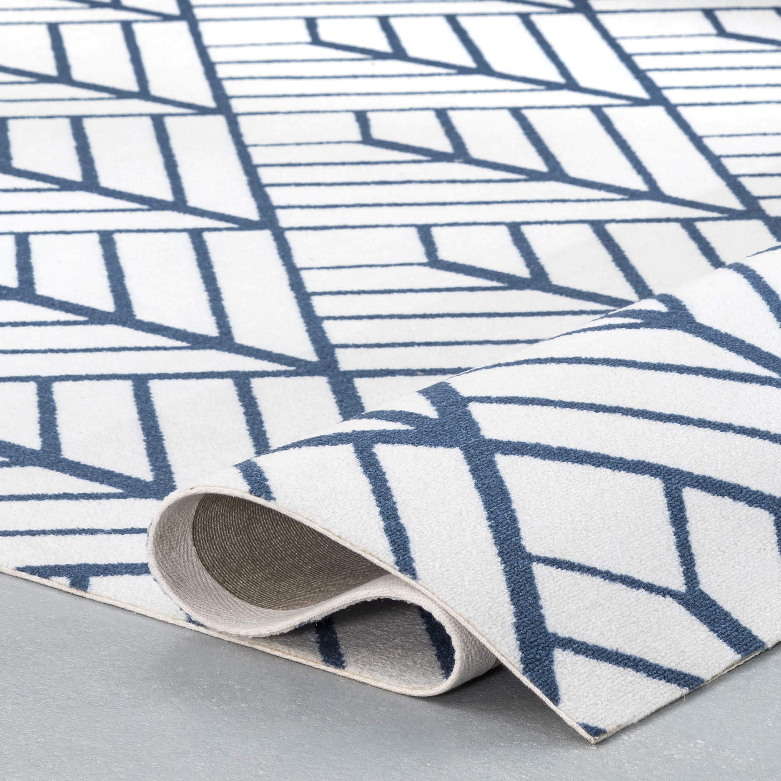Tiffany Contemporary Diamond Indoor/Outdoor Area Rug - Image 4