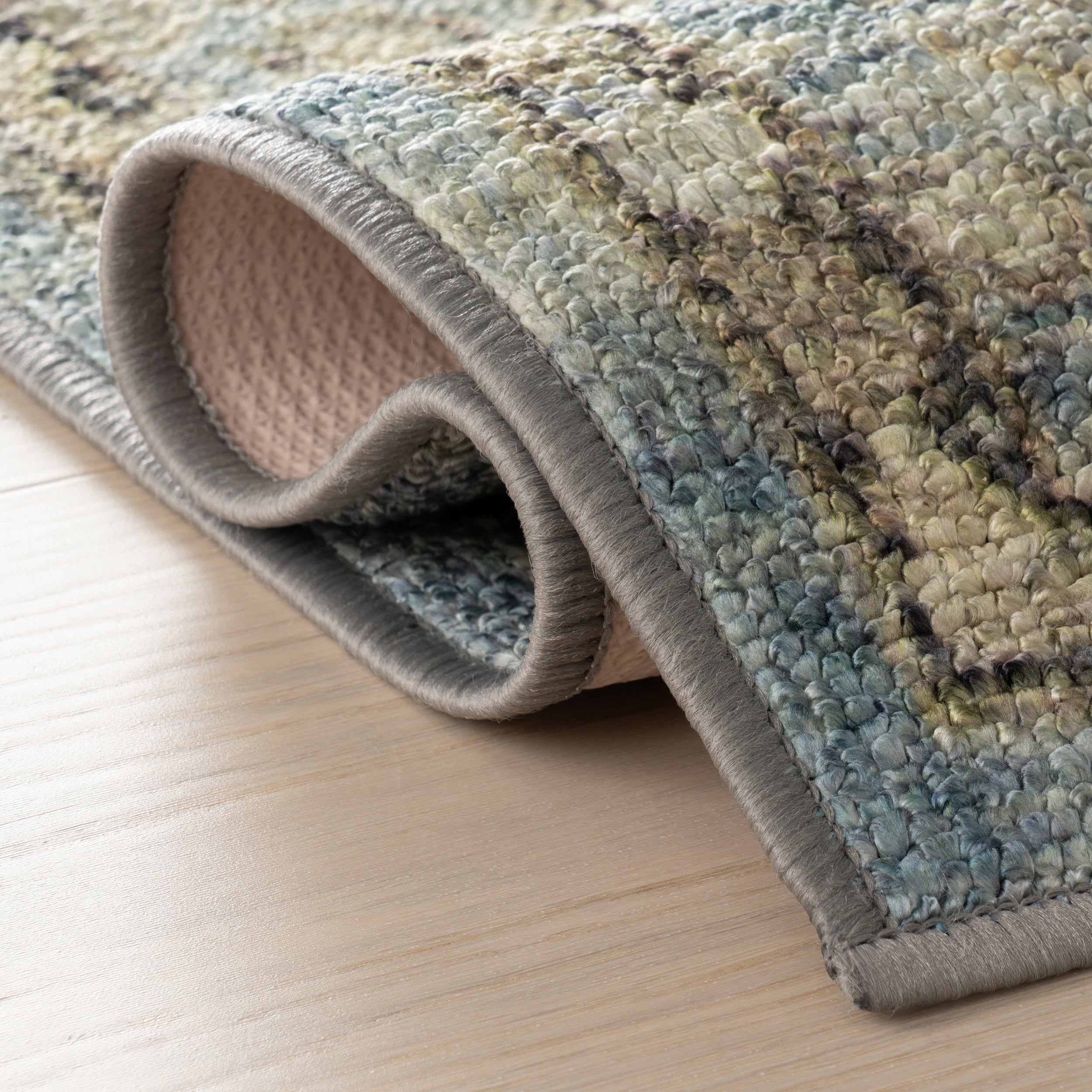 Nuloom Thalindra Traditional Bordered Washable Area Rug - Image 4