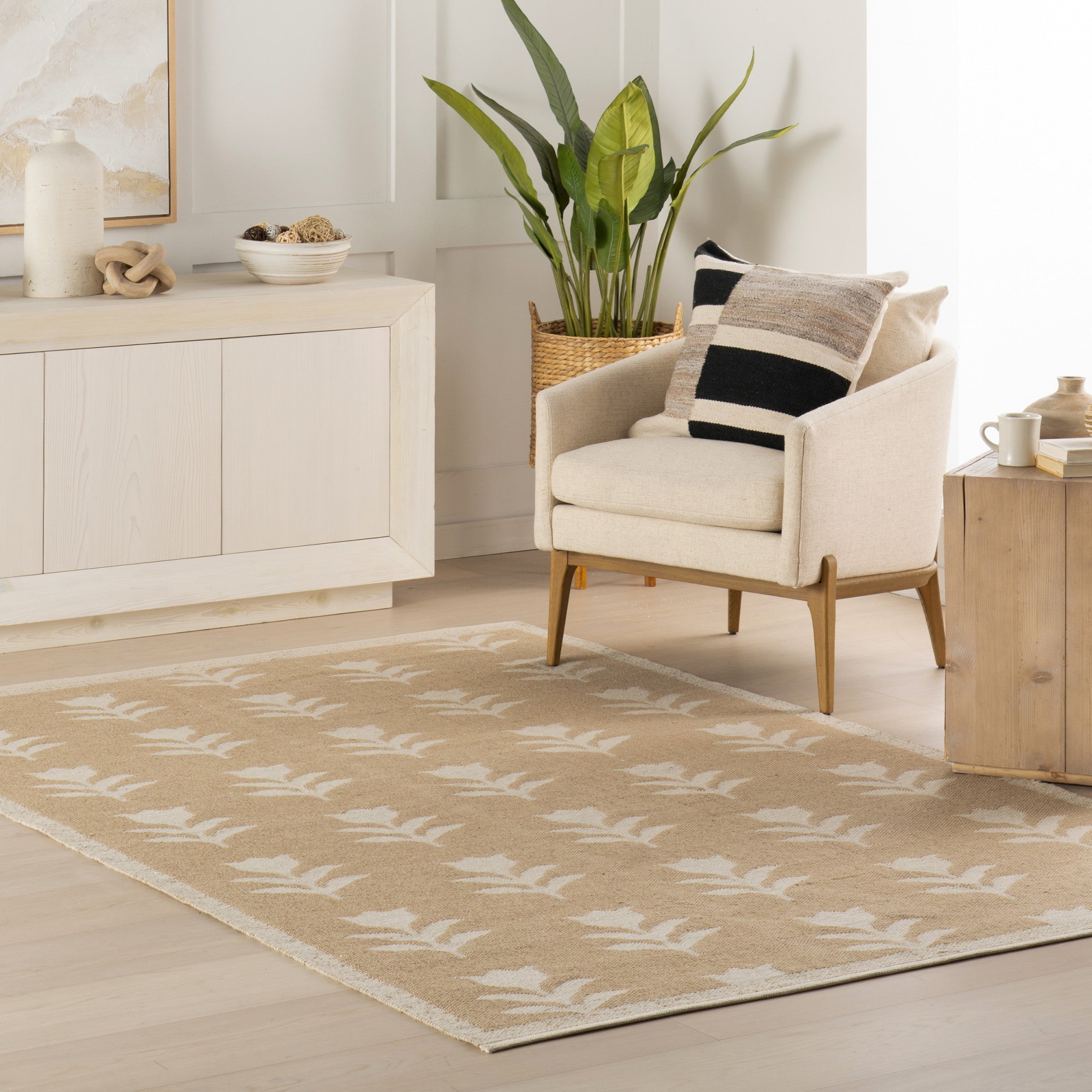 Nuloom Vayana Floral Farmhouse Area Rug - Image 2
