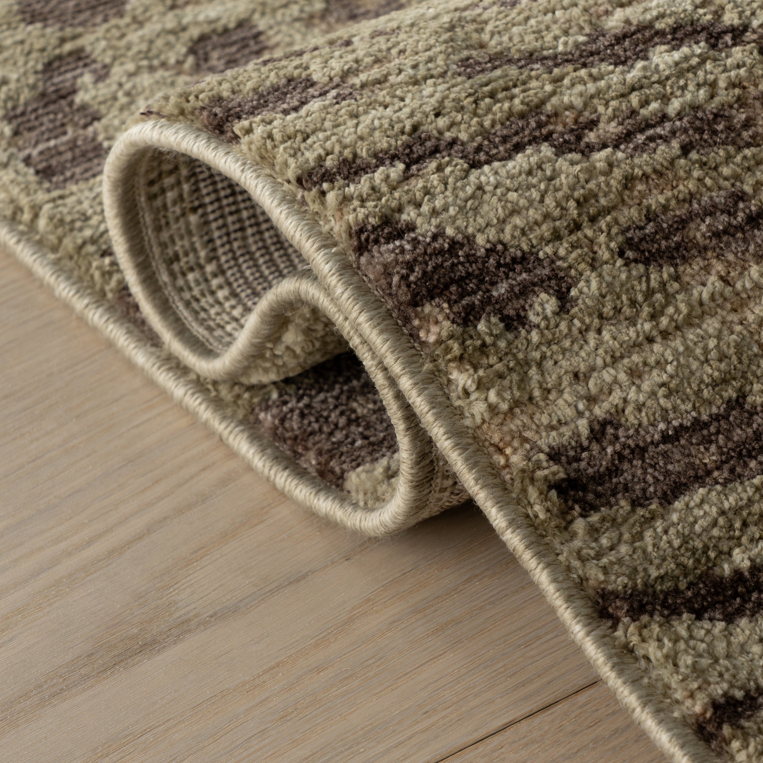 nuLOOM Thalira Modern Animal Print Area Rug - Image 4