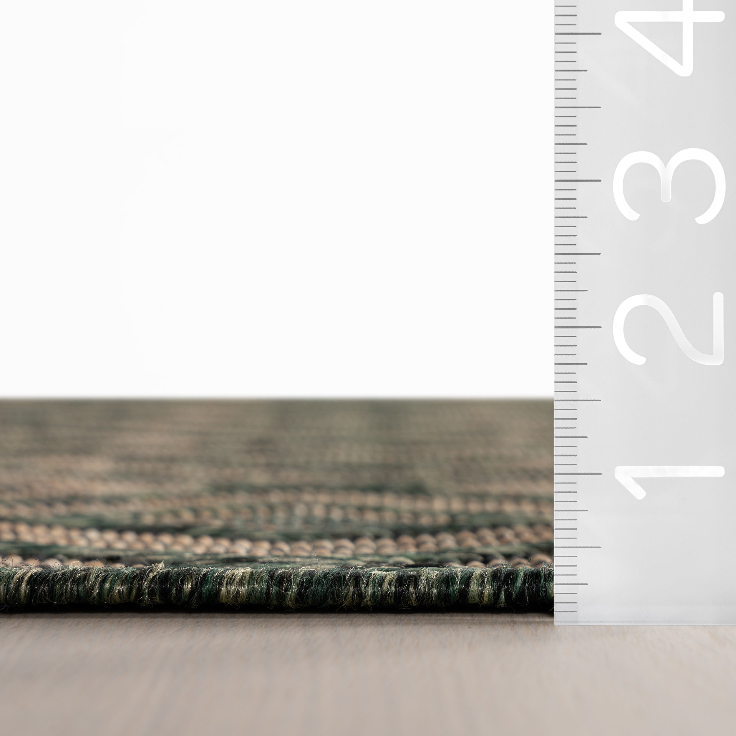 Sorisse Indoor/Outdoor Diamond Area Rug - Image 8