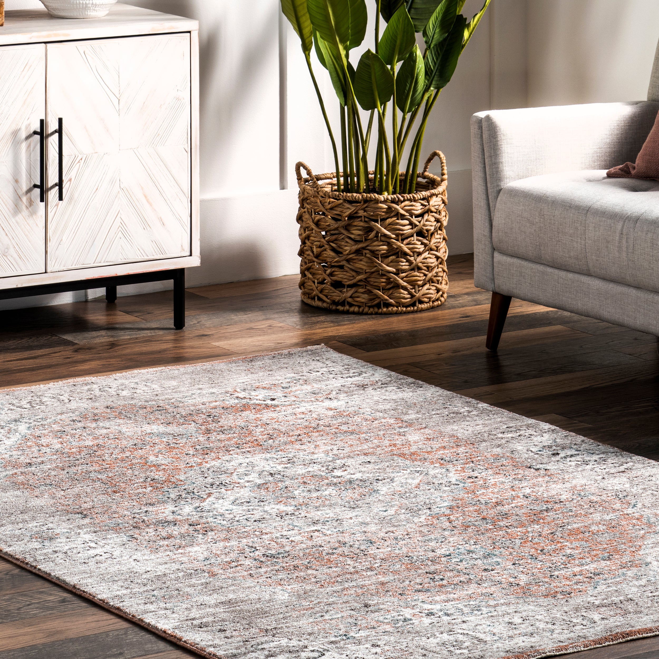 Kayleigh Traditional Faded Fringe Area Rug - Image 9