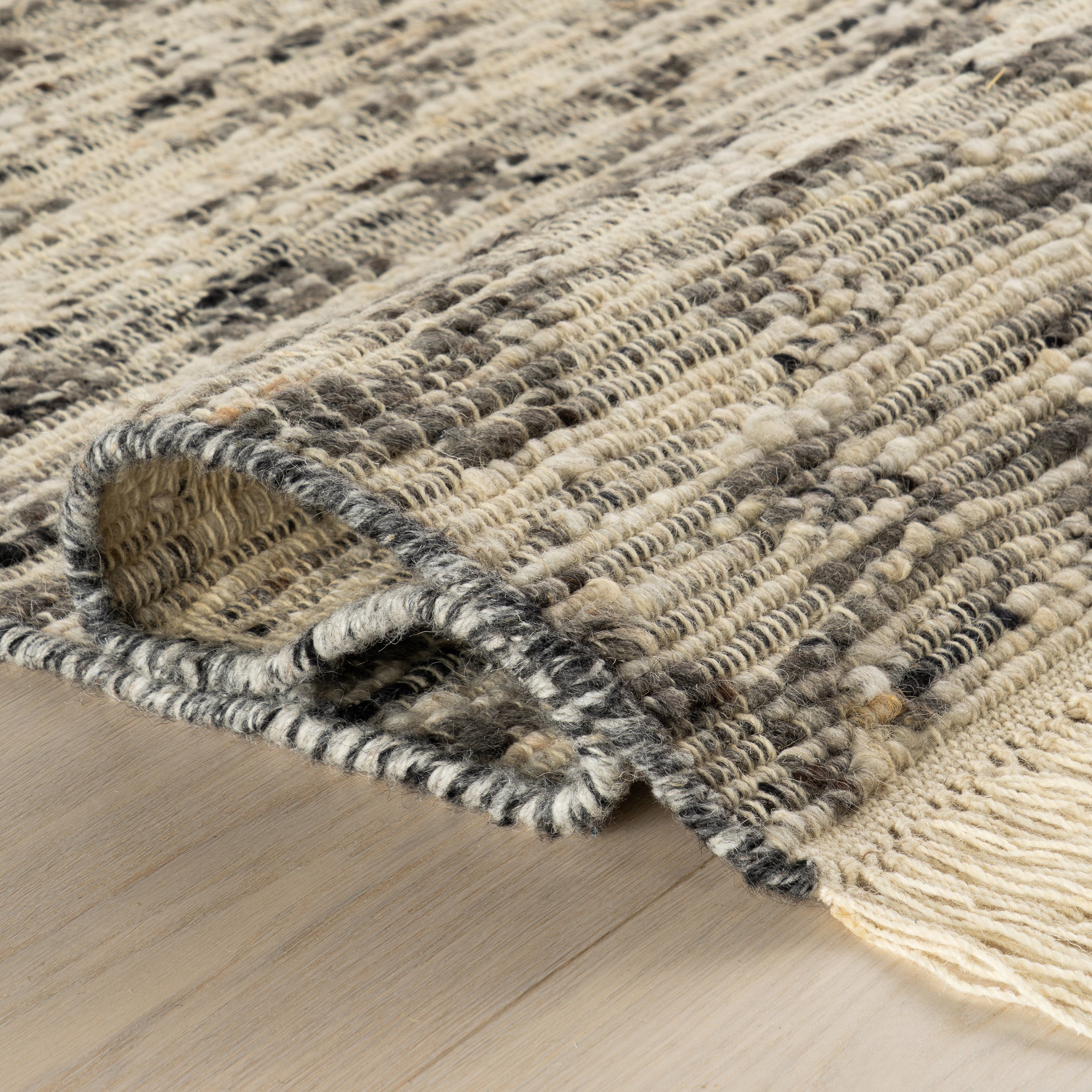 nuLOOM JuJu Diamond Trellis Wool Area Rug - Image 4