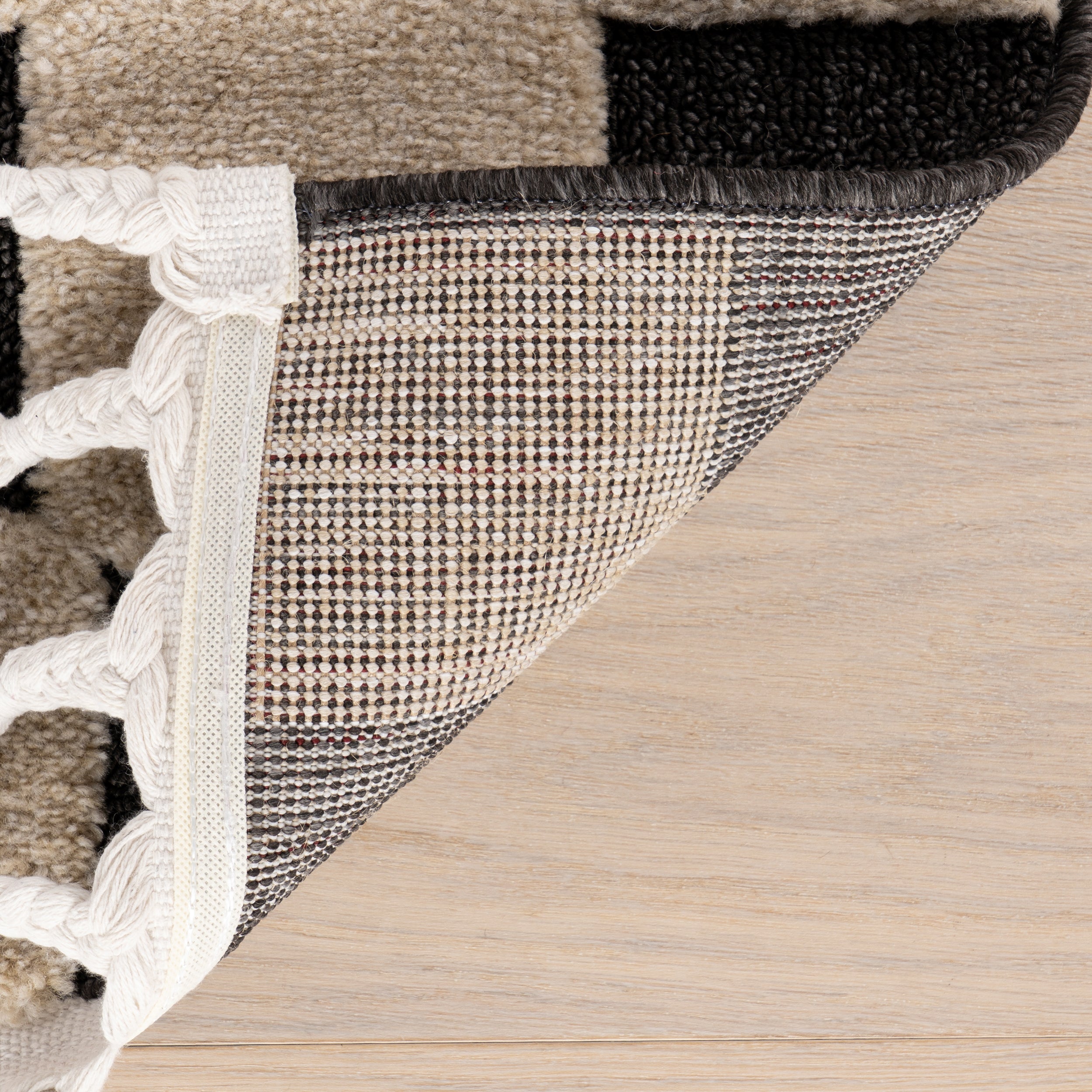 Kaelisse Checkered Modern Indoor Area Rug - Image 7