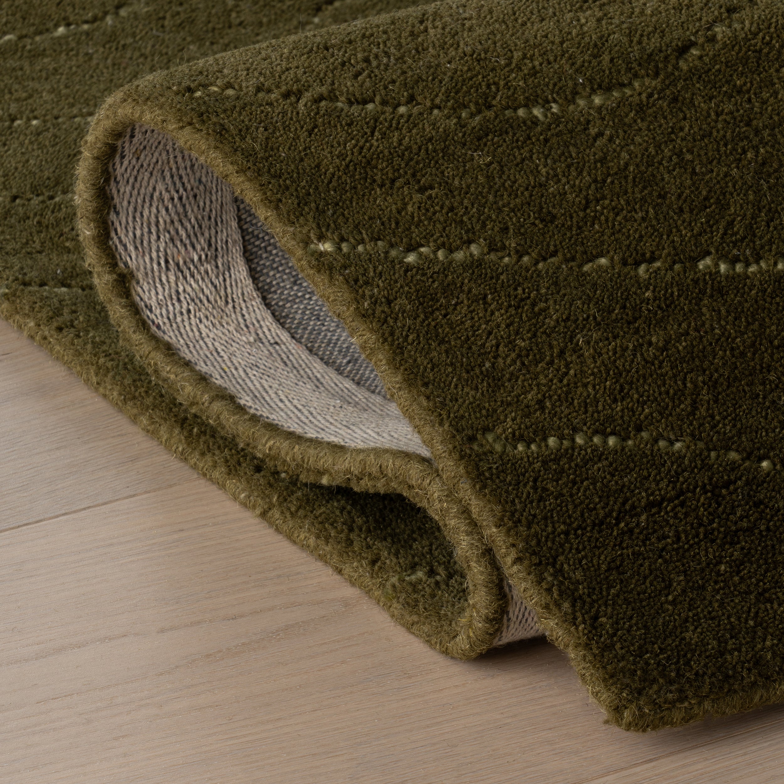 Nuloom Gailia Solid Wool Cozy Area Rug - Image 4