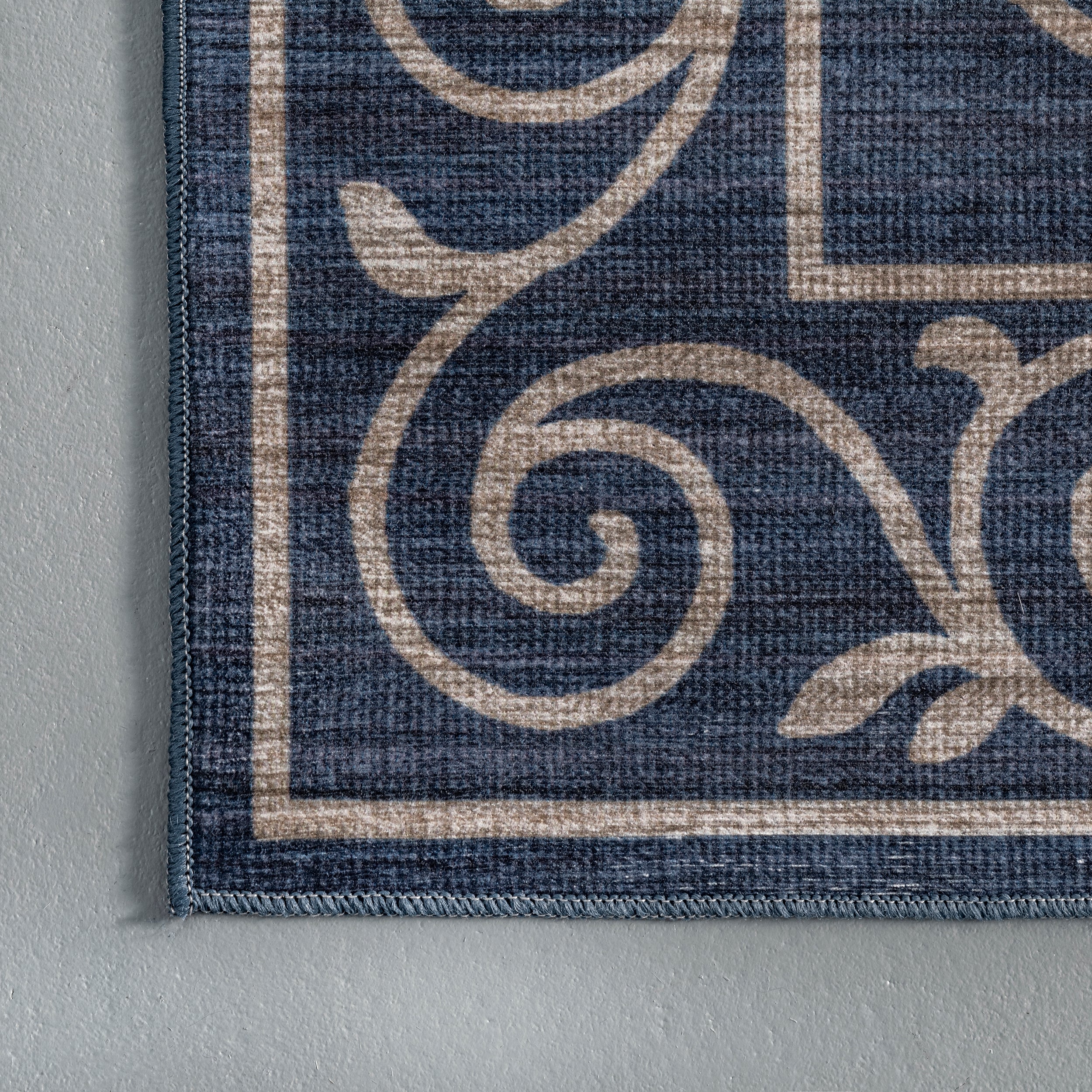 Chara Traditional Vines Machine Washable Indoor/Outdoor Area Rug - Image 5