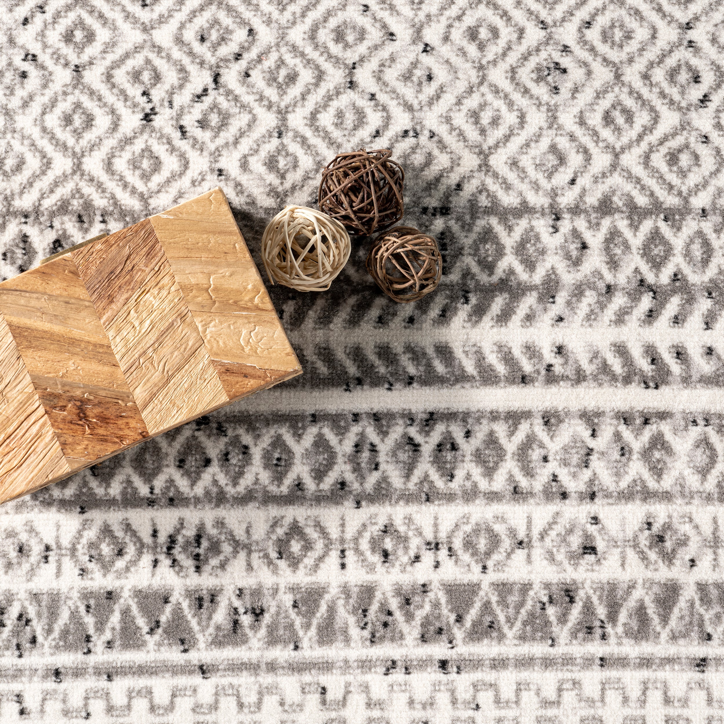 Catherina Transitional Geometric Area Rug - Image 6