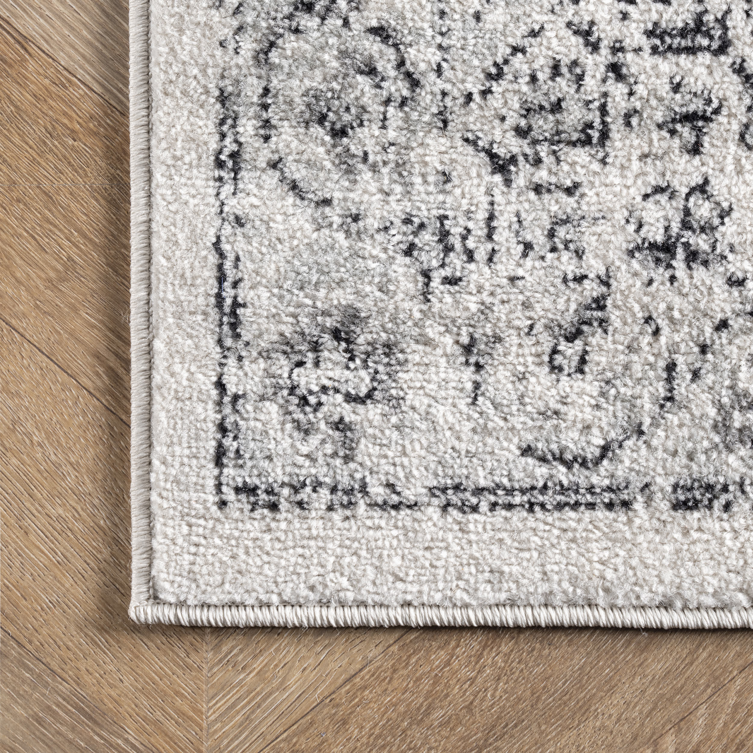 Vintage Minta Area Rug - Image 4