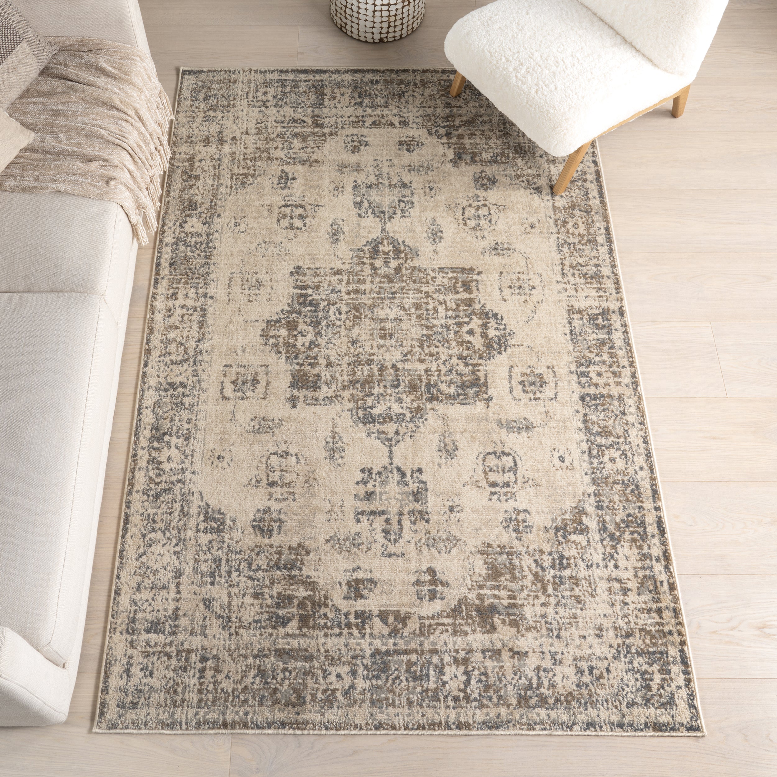 Betania Faded Medallion Area Rug - Image 2