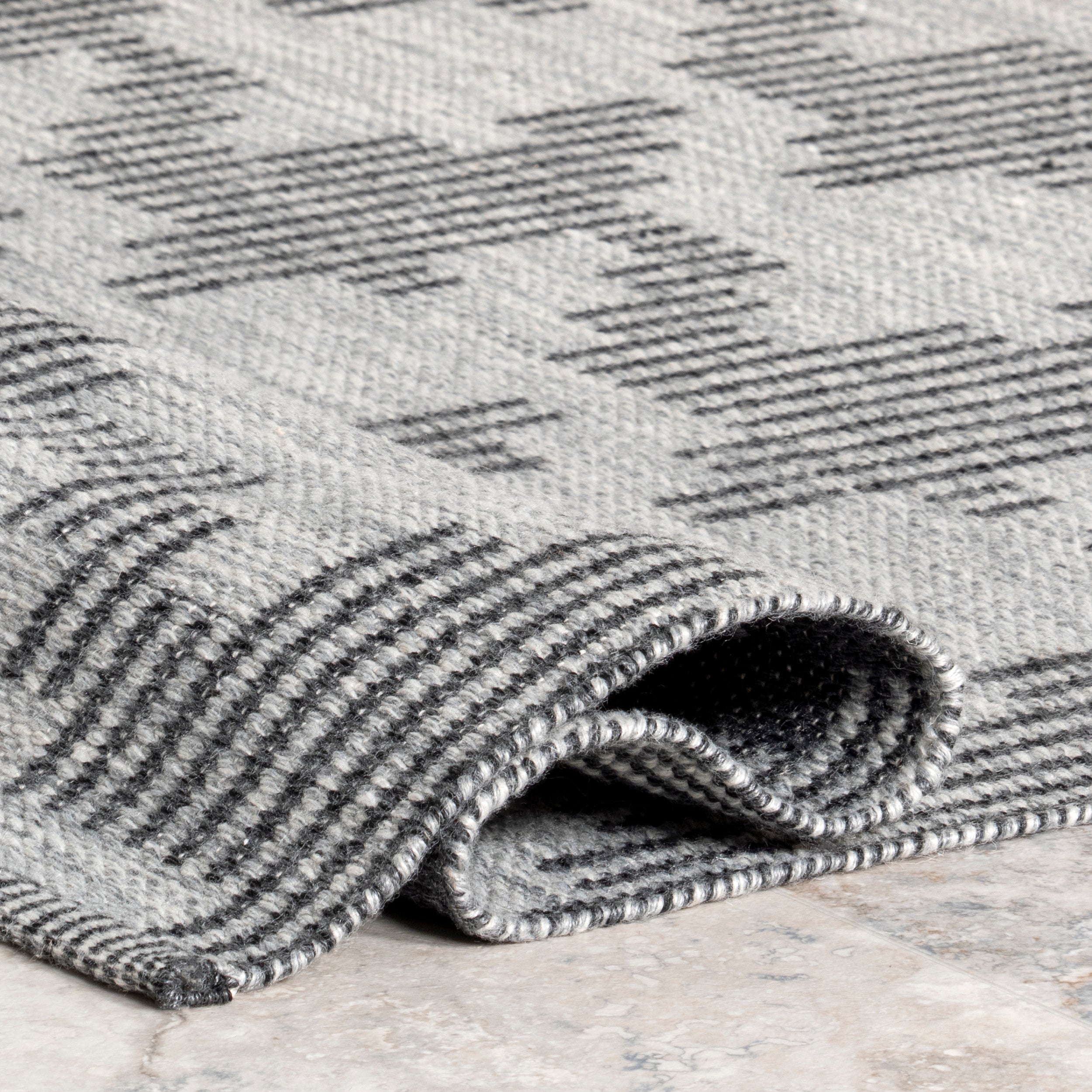 Resi Geometric Striped Indoor/Outdoor Area Rug - Image 4
