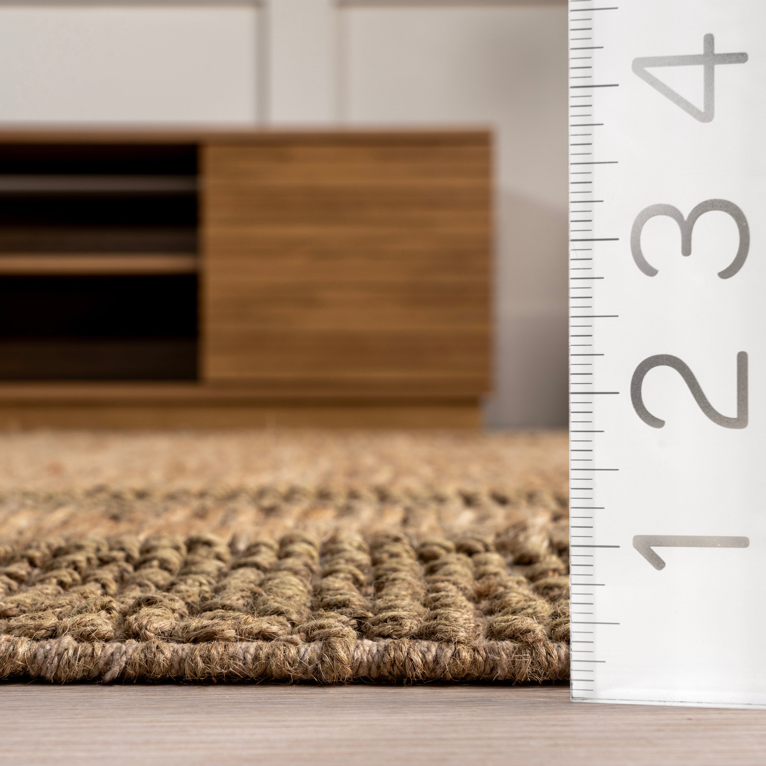 Linnett Farmhouse Bordered Jute Area Rug - Image 3