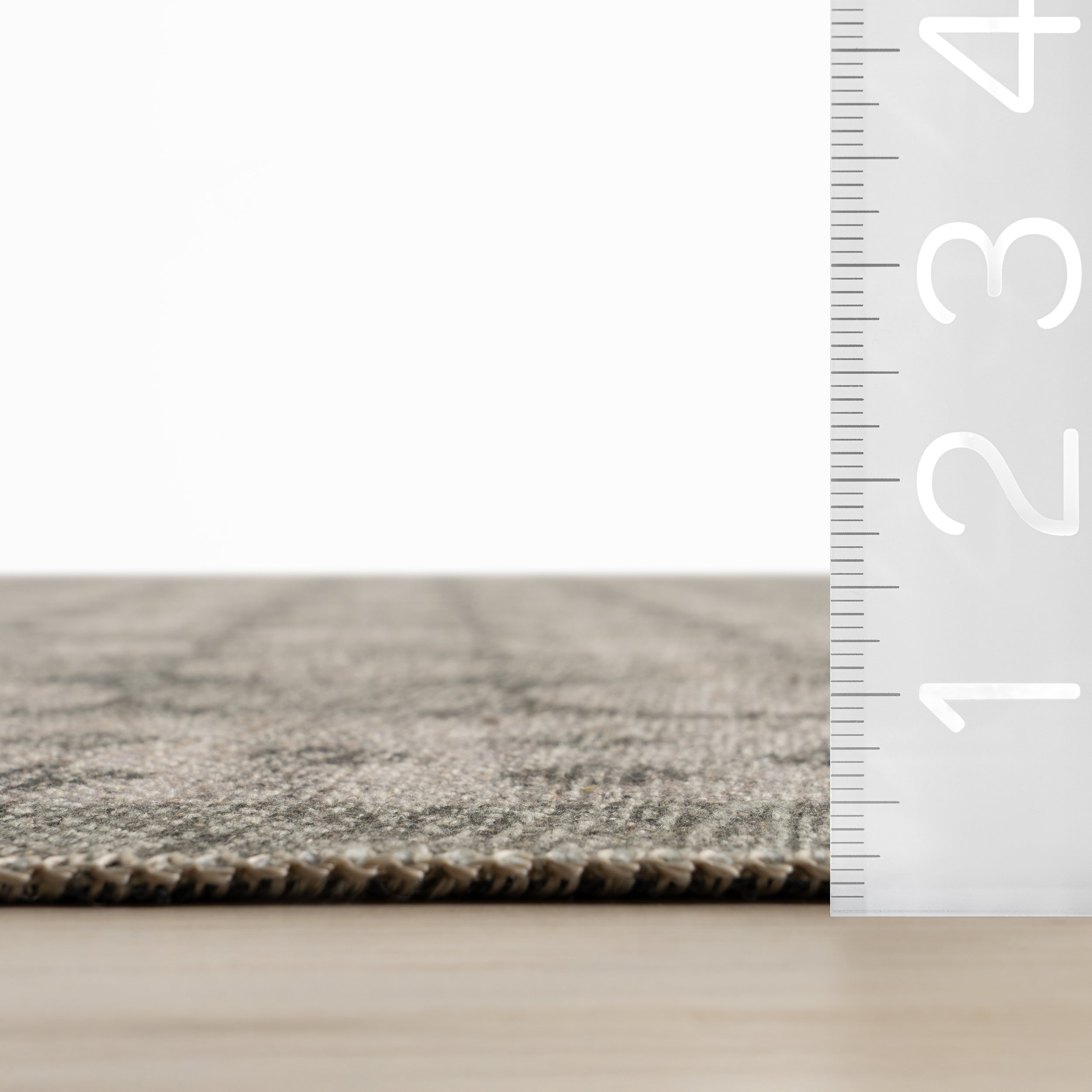 Nuloom Saralie Traditional Geometric Indoor Washable Area Rug - Image 3