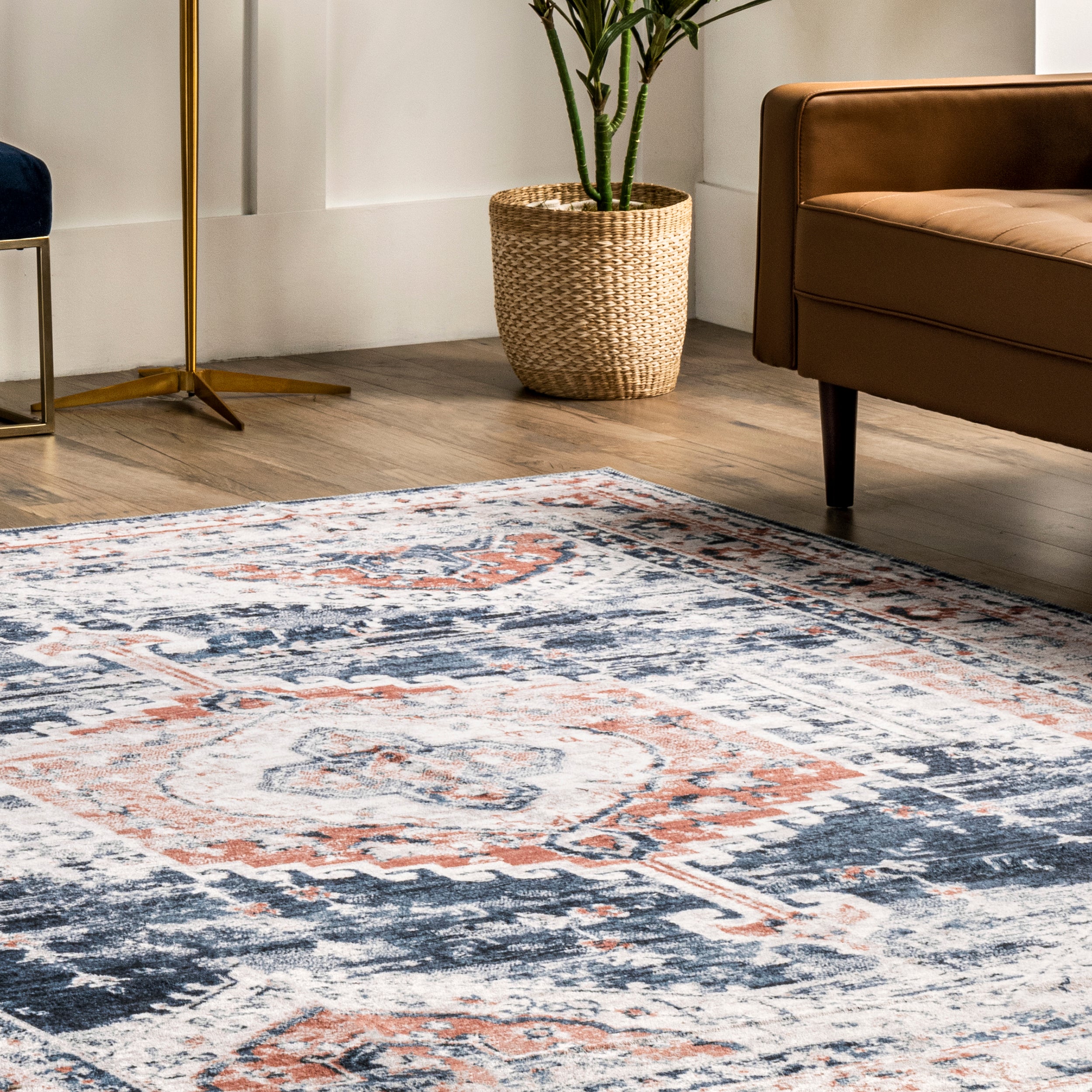 Evette Traditional Medallion Machine Washable Area Rug - Image 9