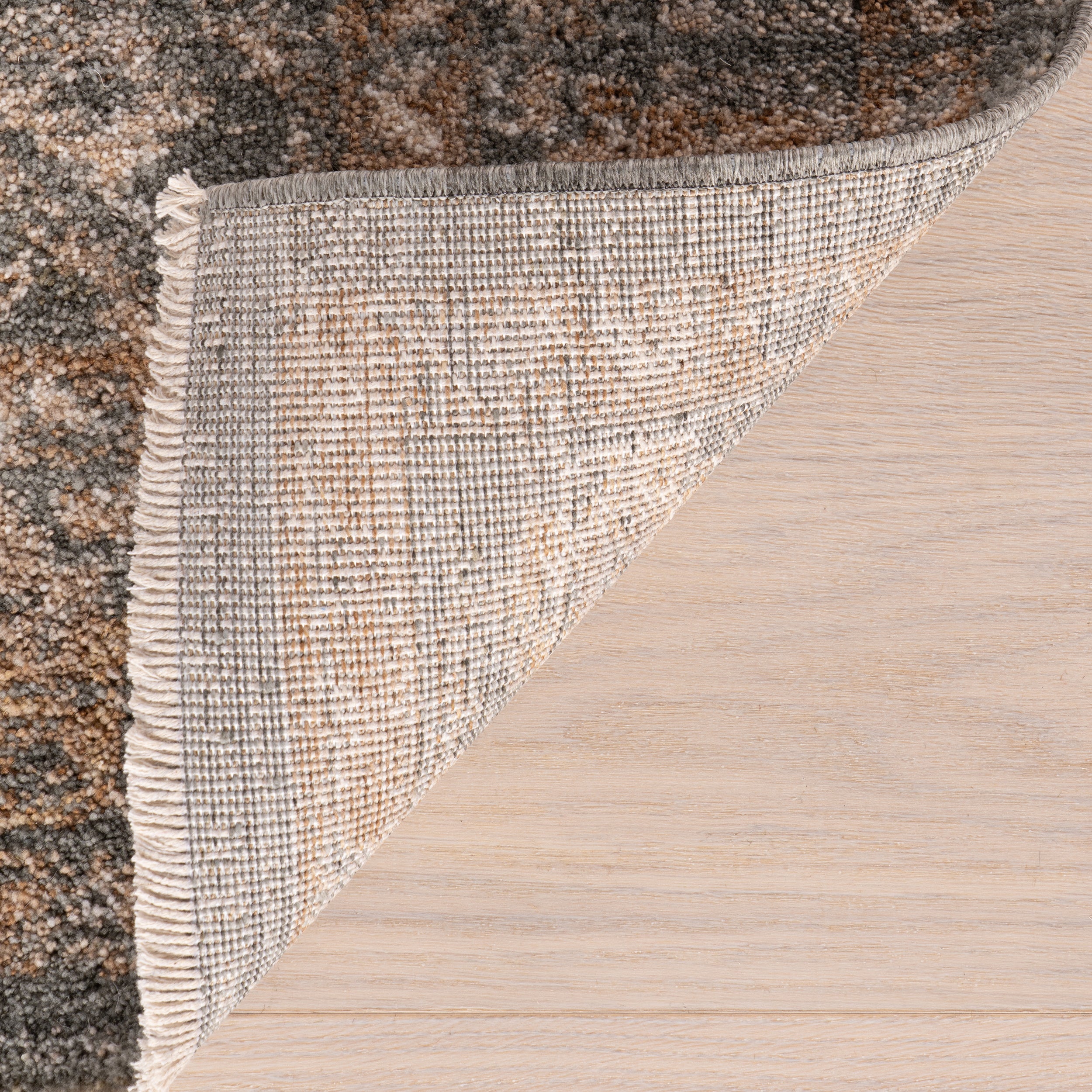 Isolenne Vintage & Distressed Traditional Area Rug - Image 7