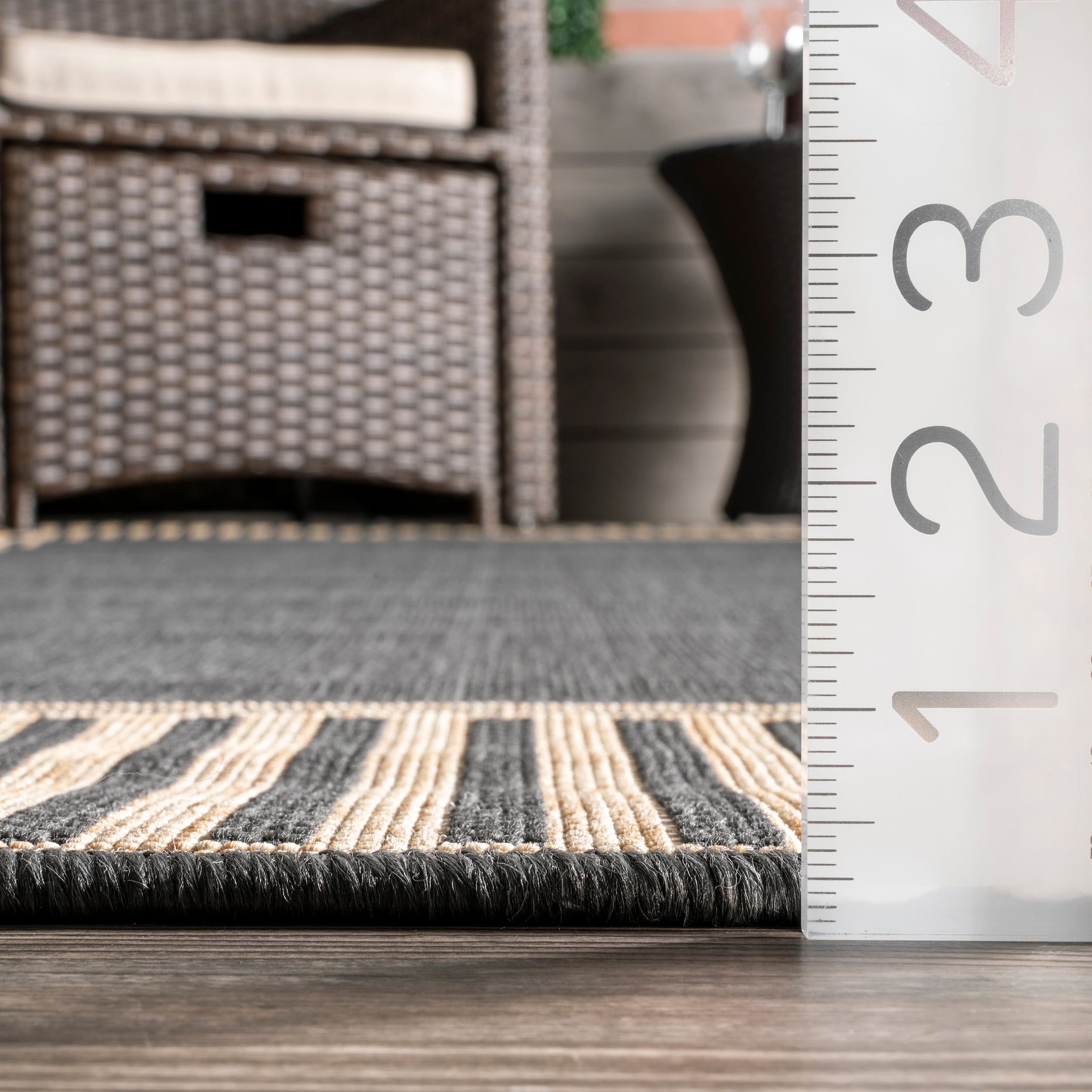Nuloom Asha Simple Striped Indoor/Outdoor Area Rug - Image 9