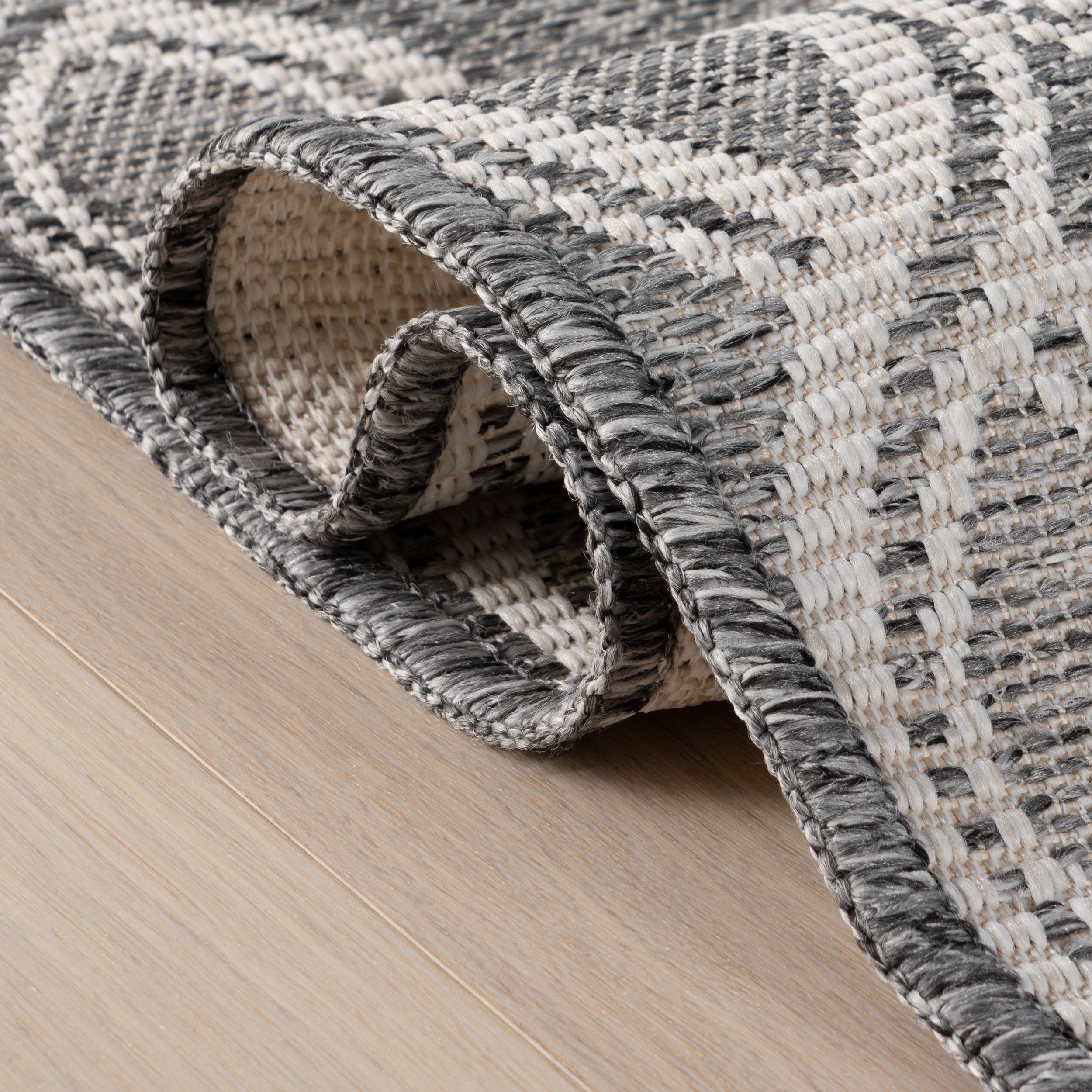 Avianne Indoor/Outdoor Coastal Area Rug - Image 3