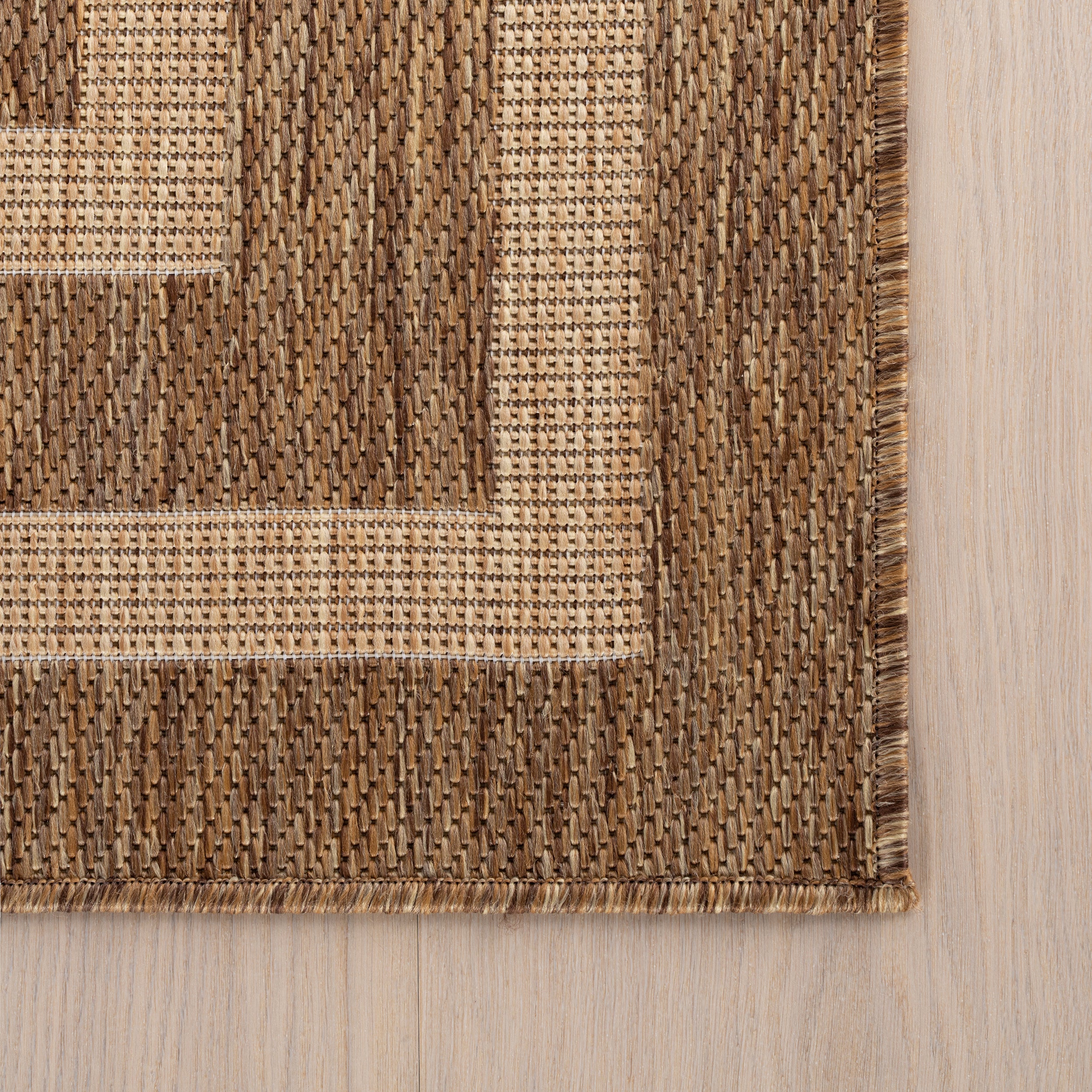 Zirelle Indoor/Outdoor Contemporary Area Rug - Image 5
