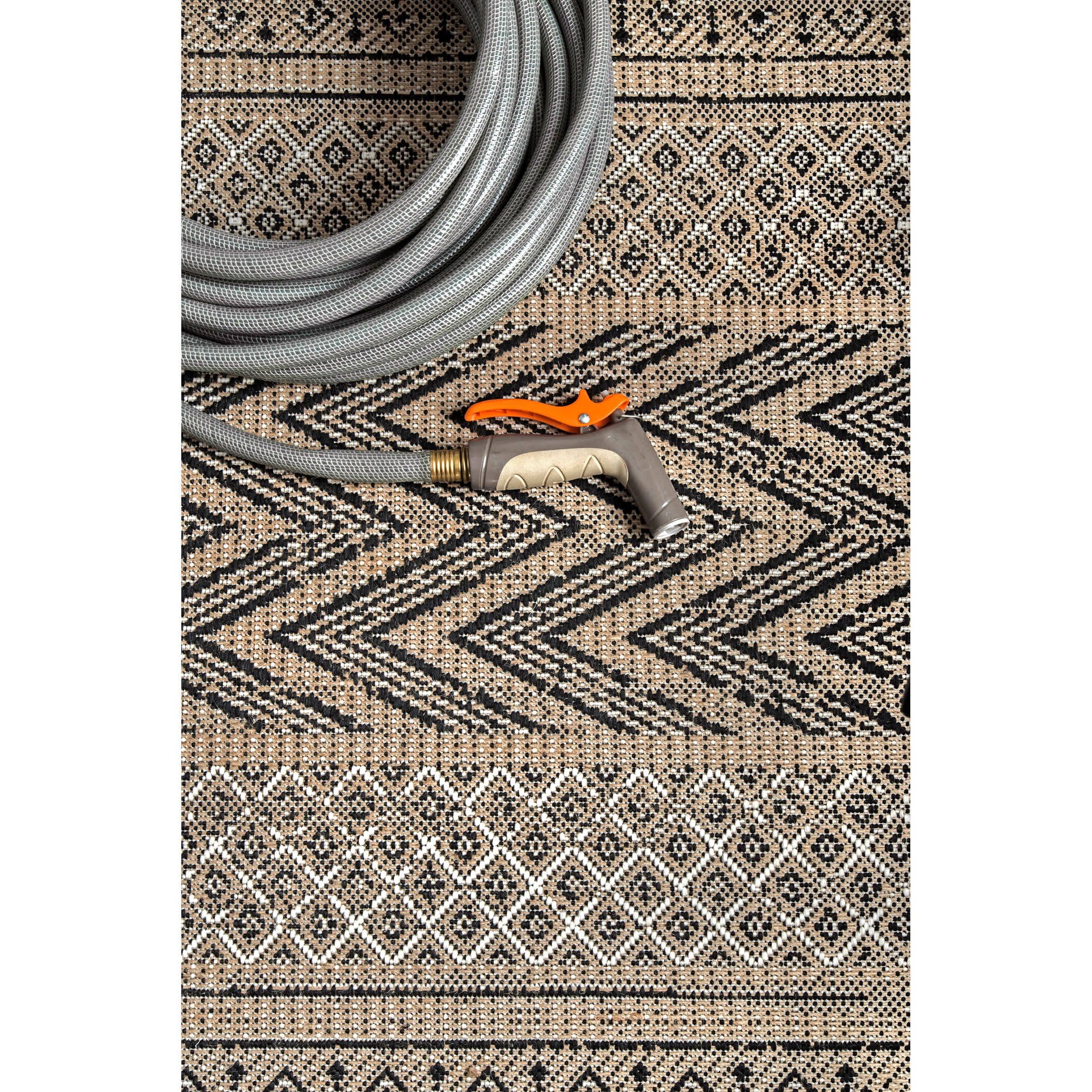 Indoor/Outdoor Modern Aztec Nicki Area Rug - Image 5