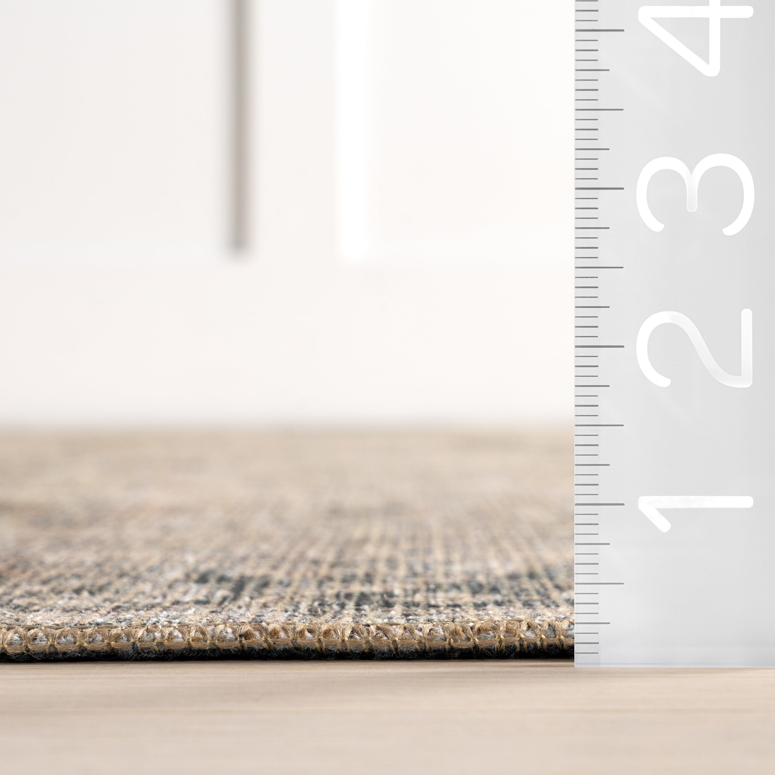 Hillstone Collection Deka Traditional Vintage Medallion Area Rug - Image 3