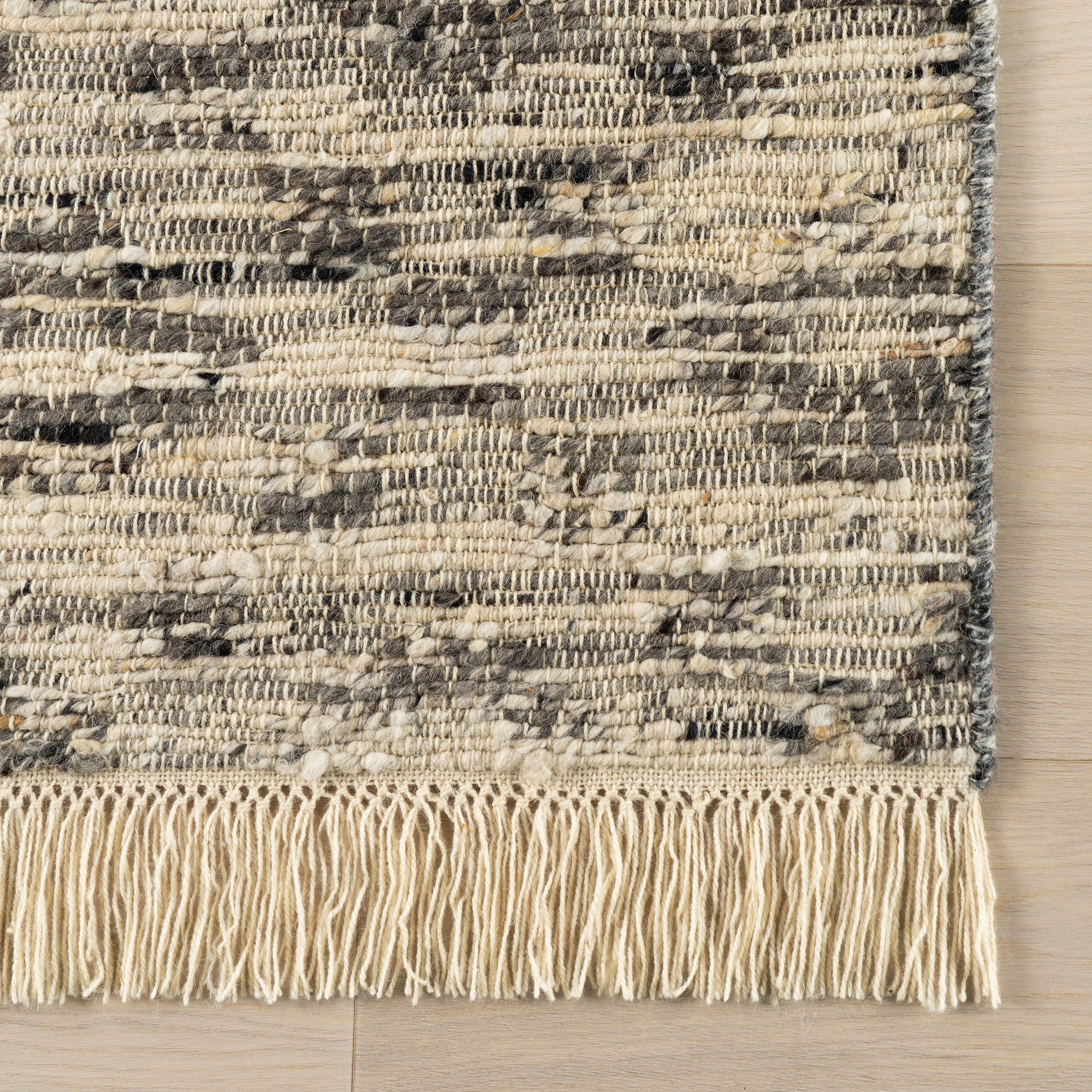 nuLOOM JuJu Diamond Trellis Wool Area Rug - Image 6