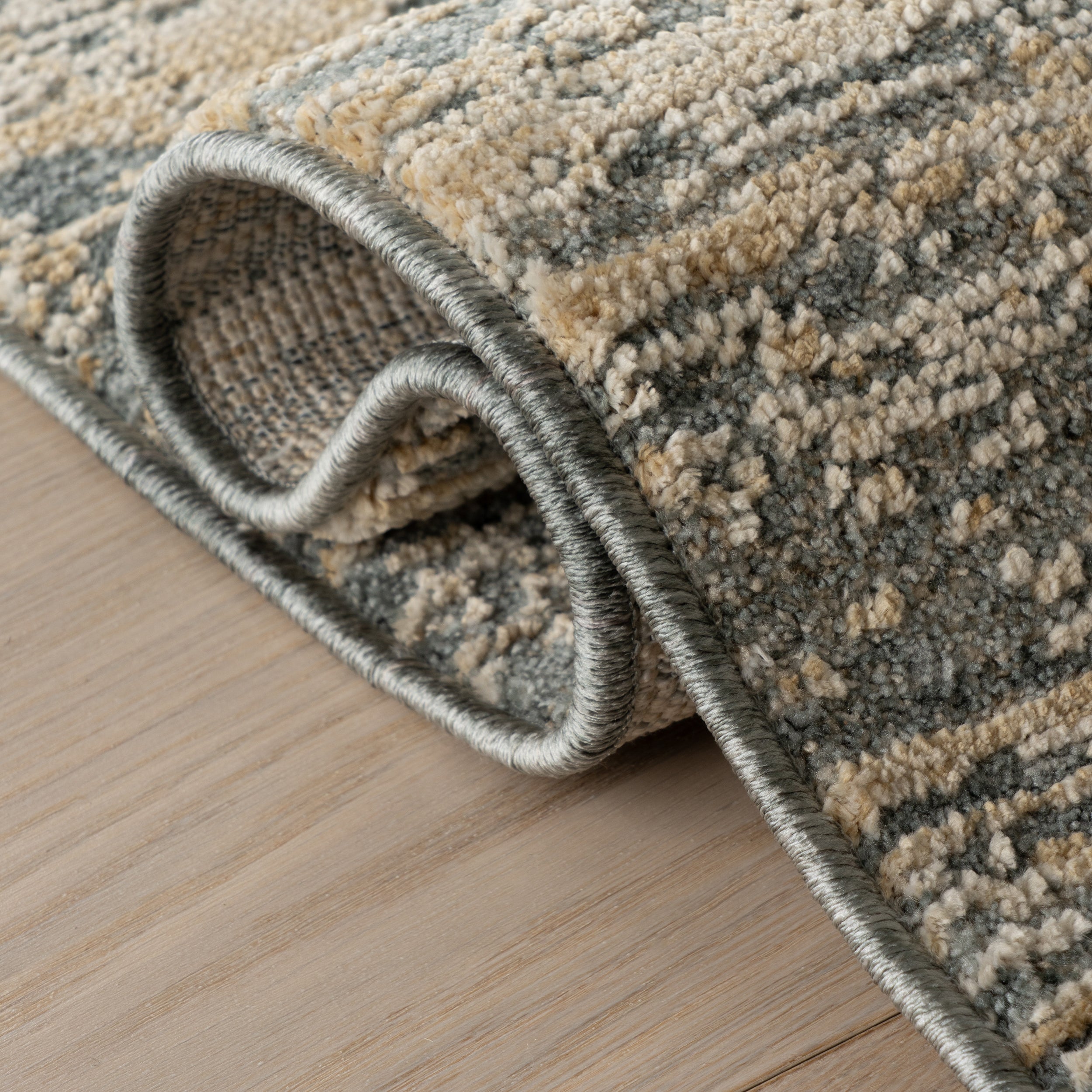 nuLOOM Vianelle Modern Bohemian Area Rug - Image 4