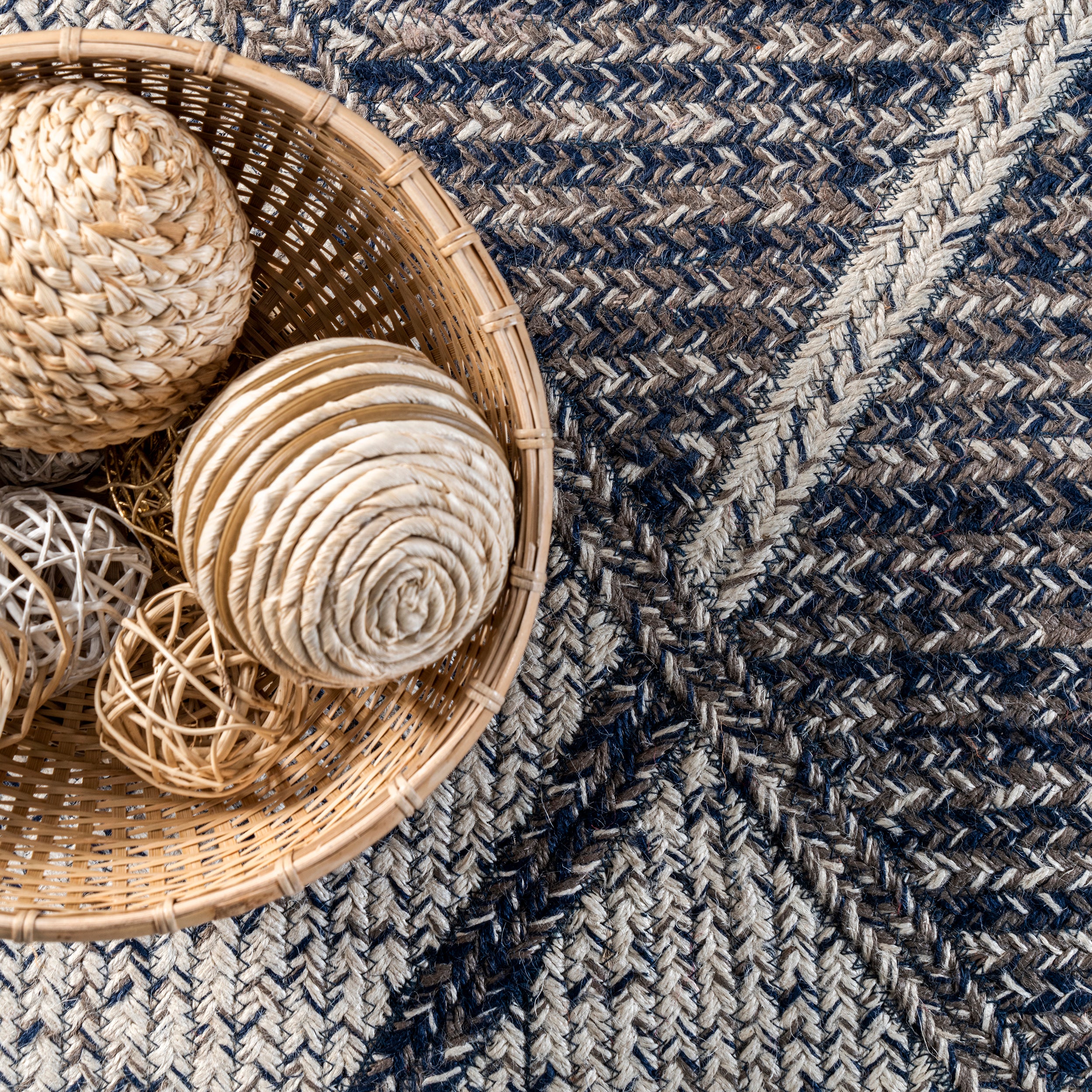 Adria Diamond Blended Jute Area Rug - Image 6